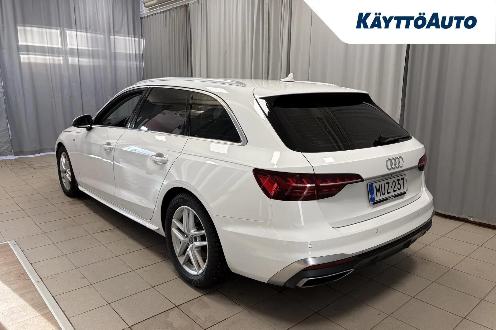 AUDI A4 MUZ-237 carousel image