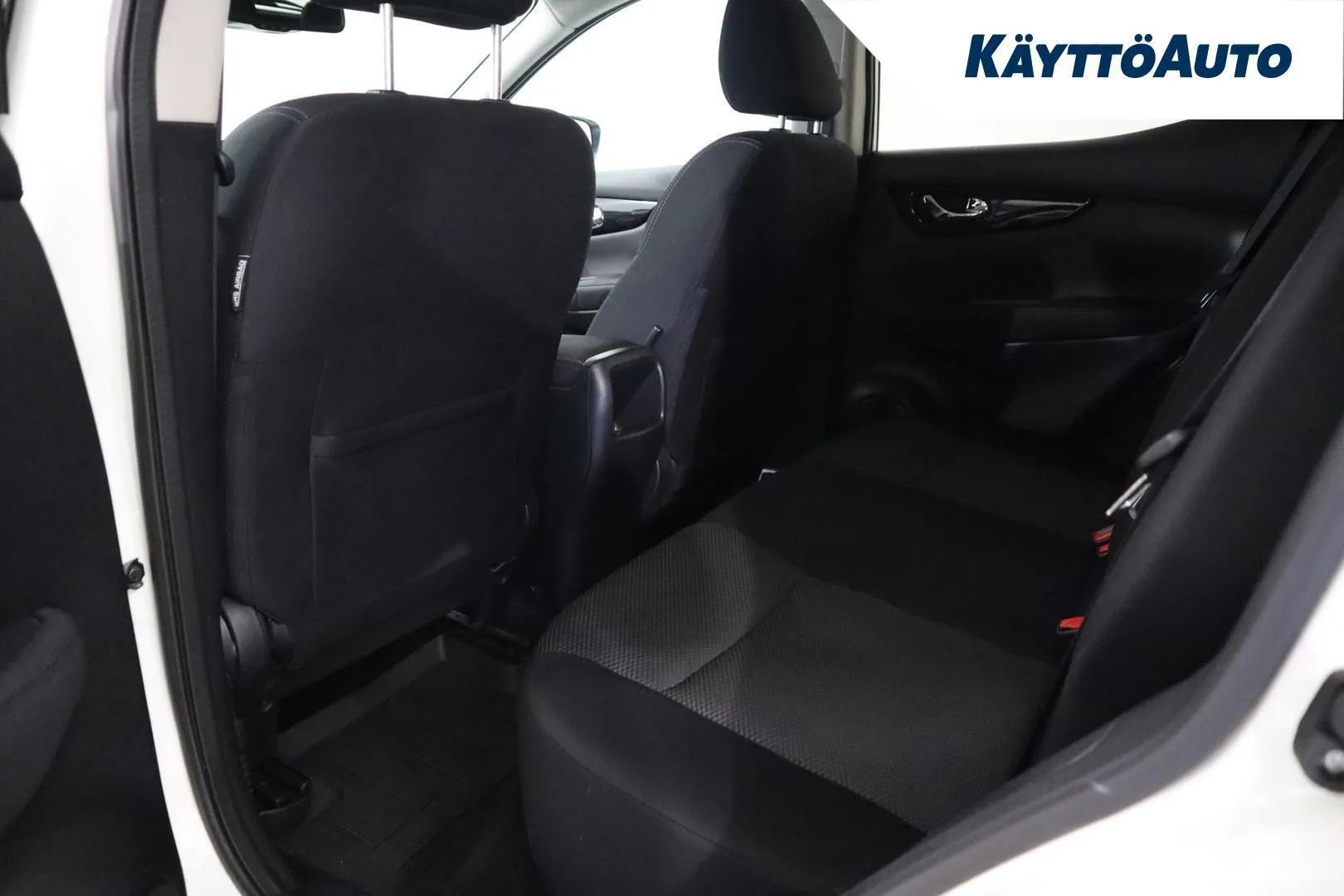 NISSAN Qashqai UZS-212 carousel image