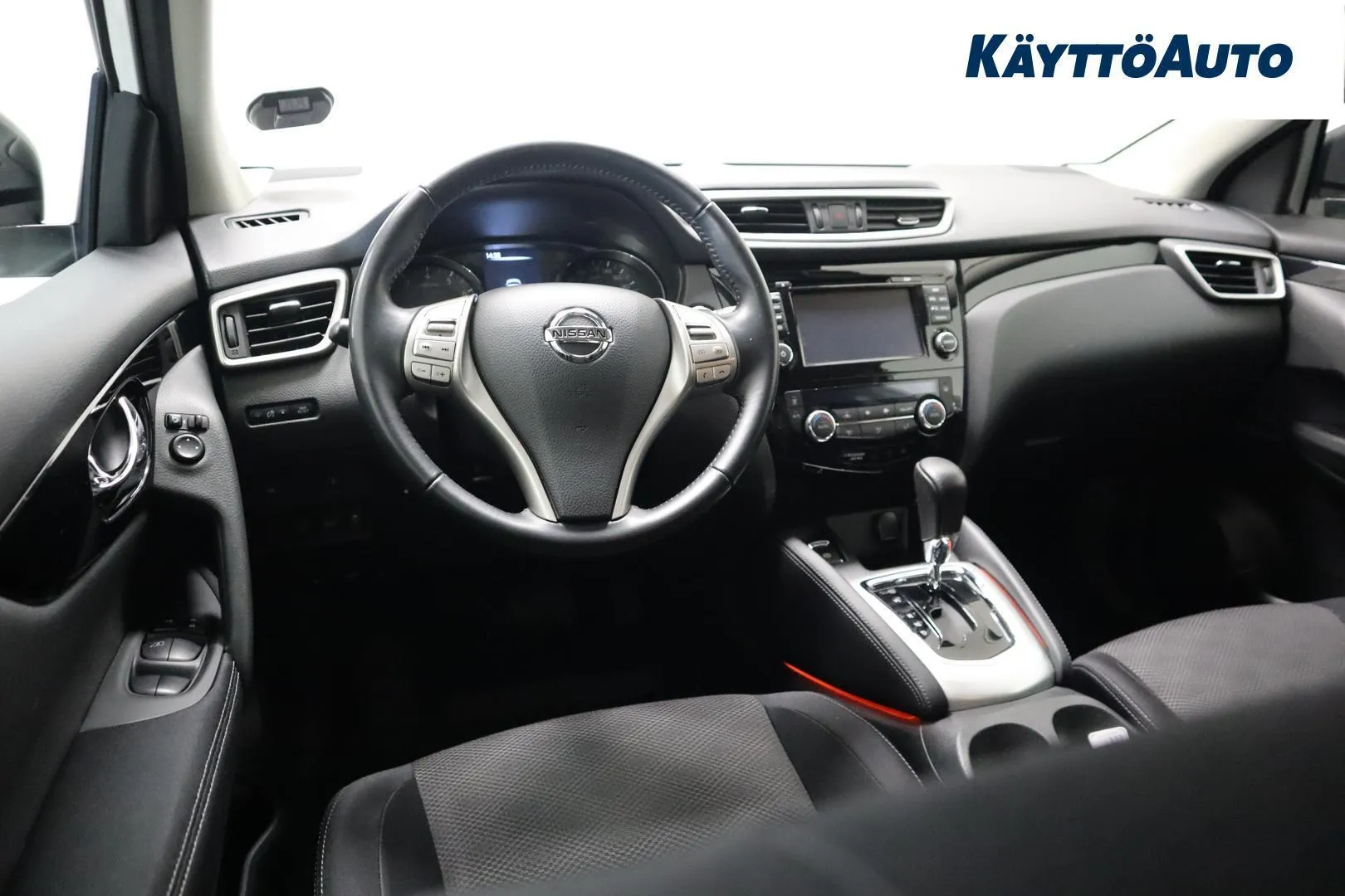 NISSAN Qashqai UZS-212 carousel image