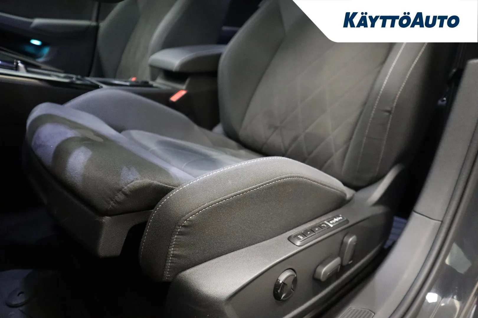 VOLKSWAGEN Golf NNC-139 carousel image