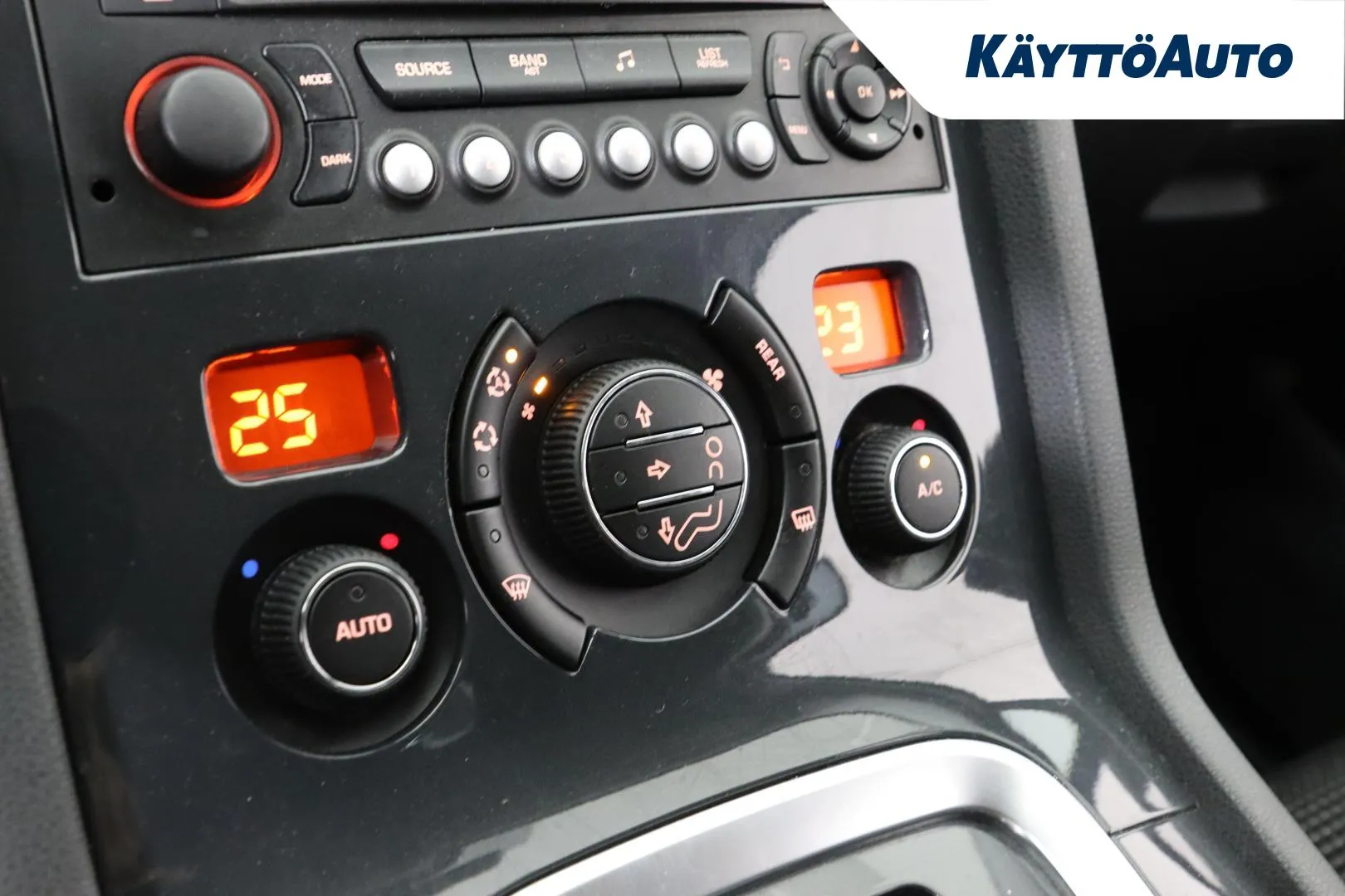 Peugeot 5008 CNM-321 carousel image