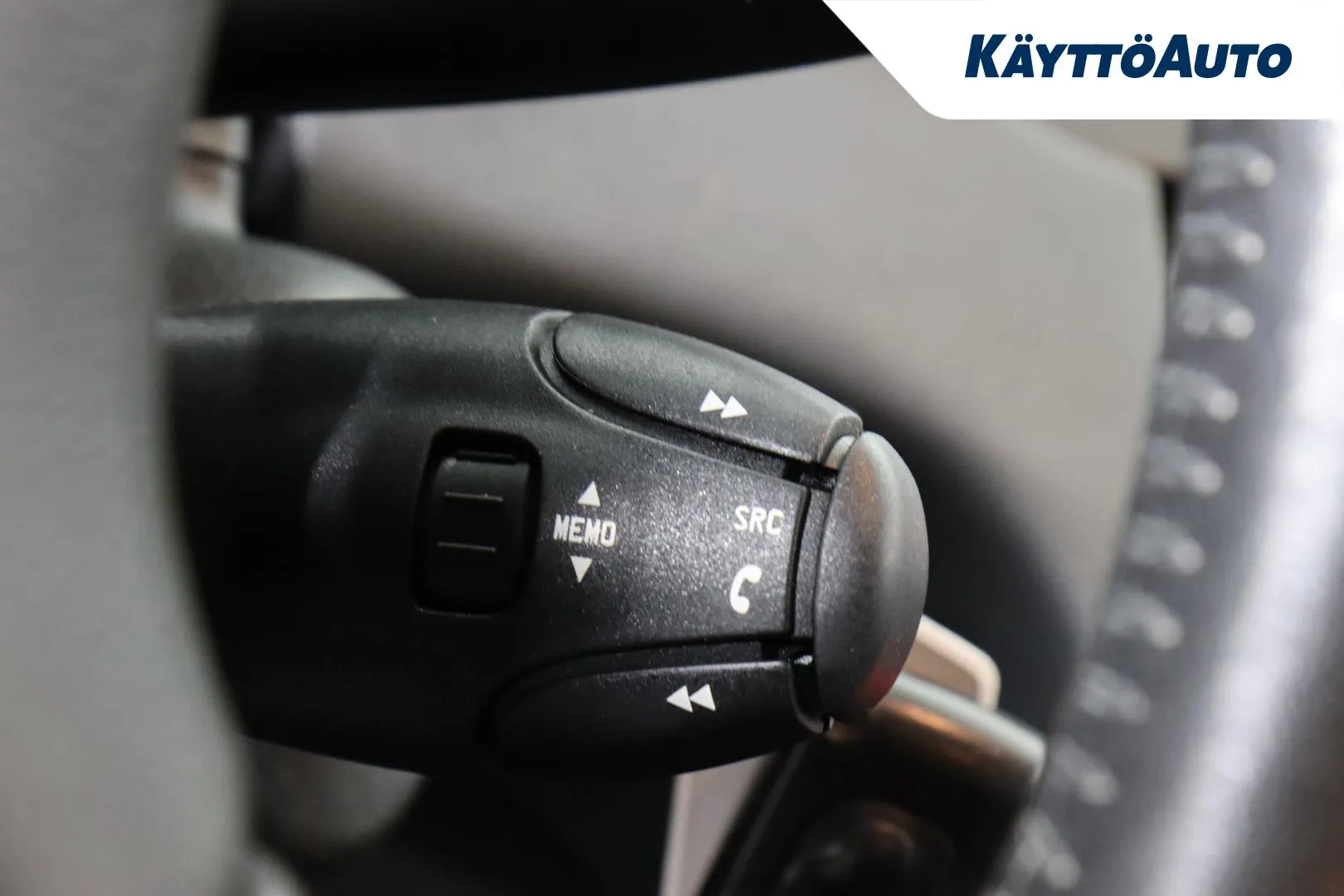 Peugeot 5008 CNM-321 carousel image