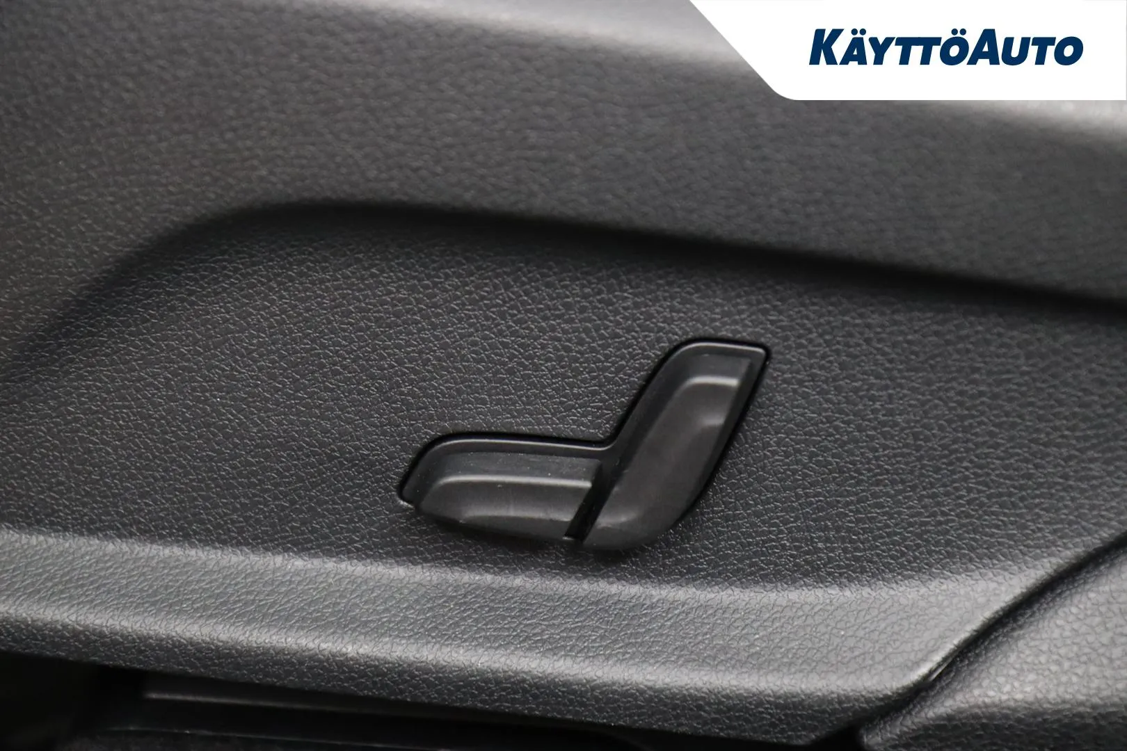 Mercedes-Benz GLC FNU-319 carousel image