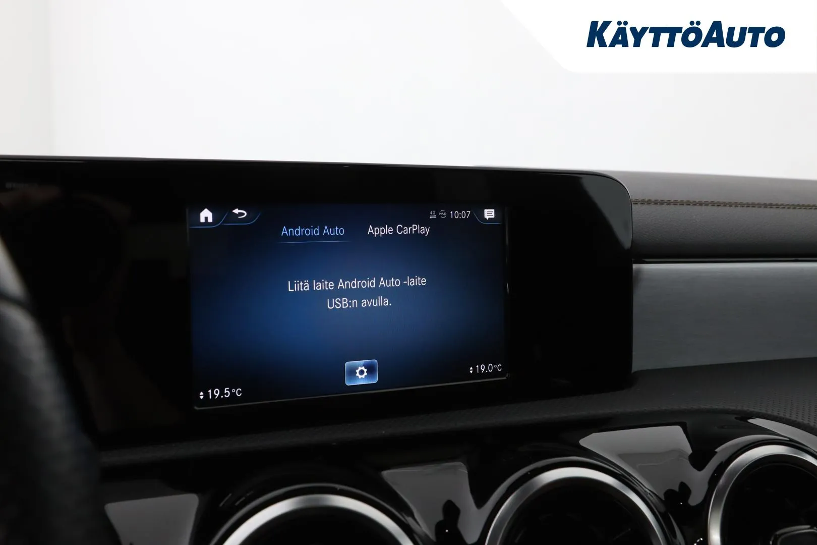 Mercedes-Benz CLA GOF-560 carousel image