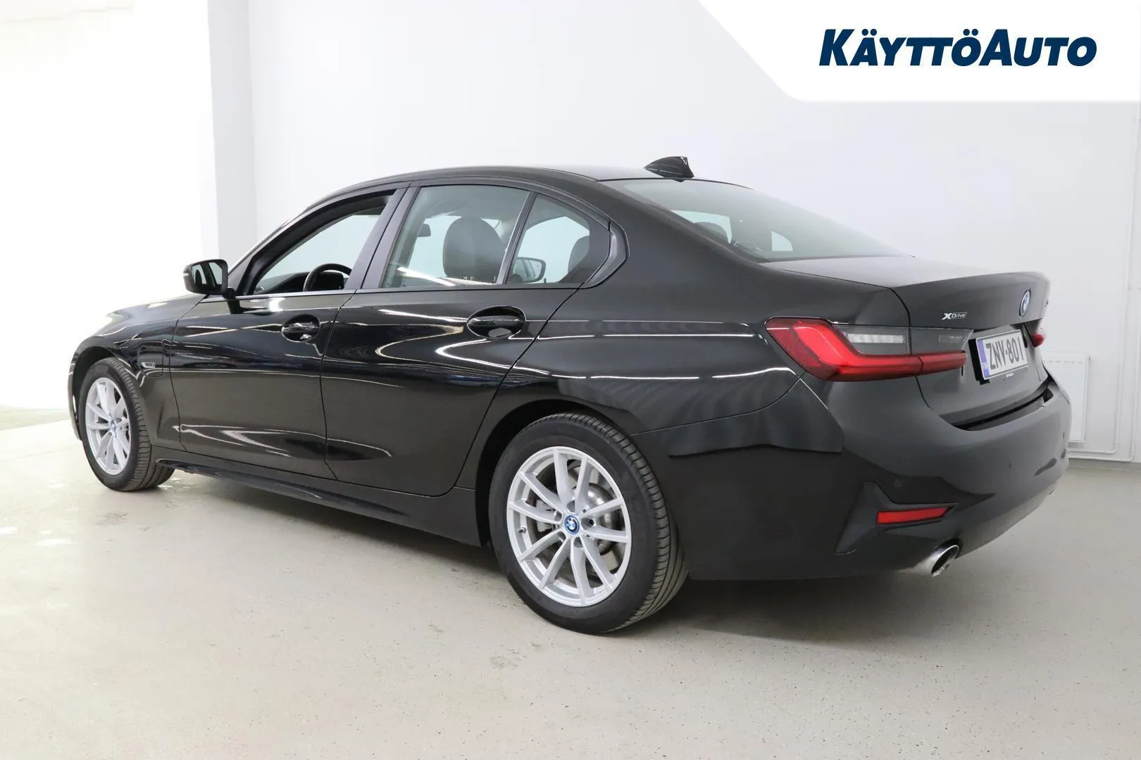 BMW 330 ZNV-801 carousel image