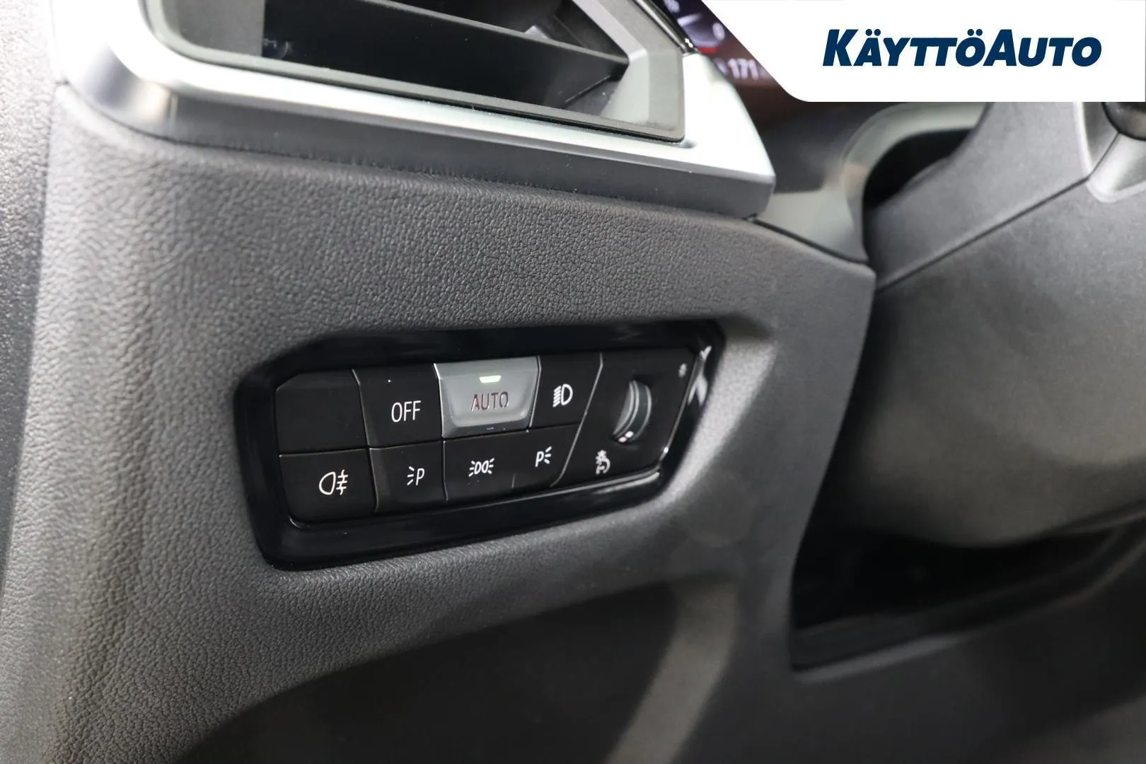 BMW 330 ZNV-801 carousel image