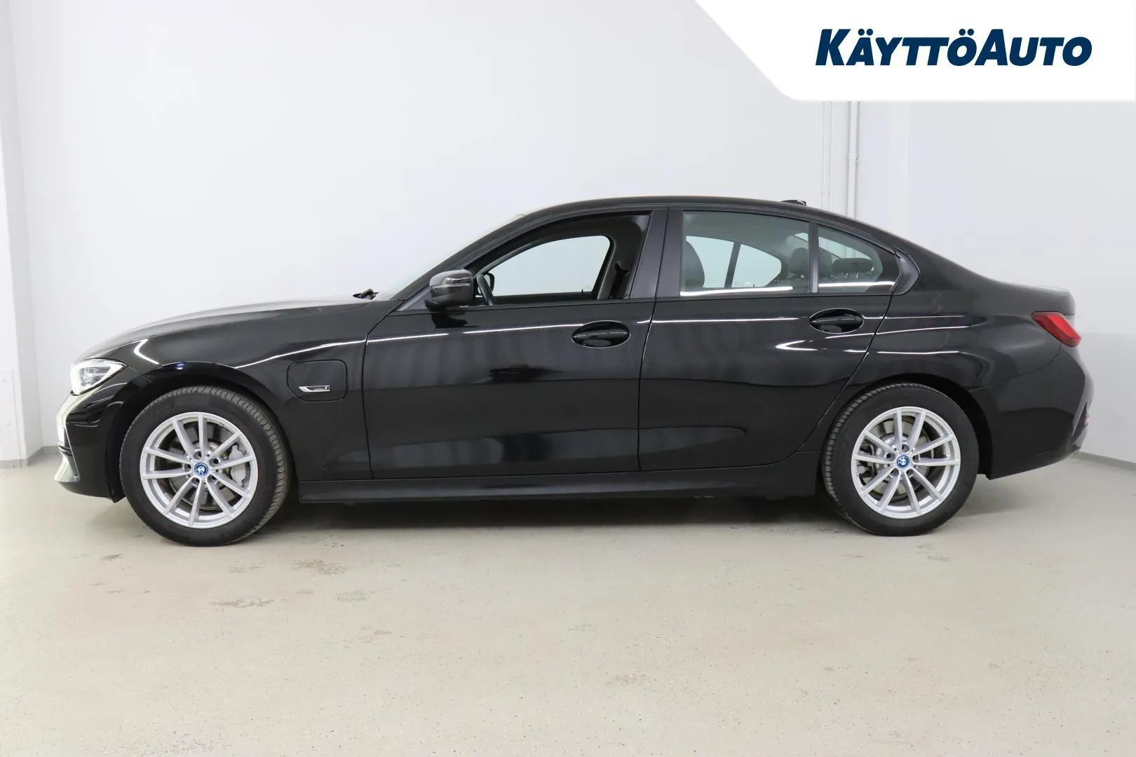 BMW 330 ZNV-801 carousel image