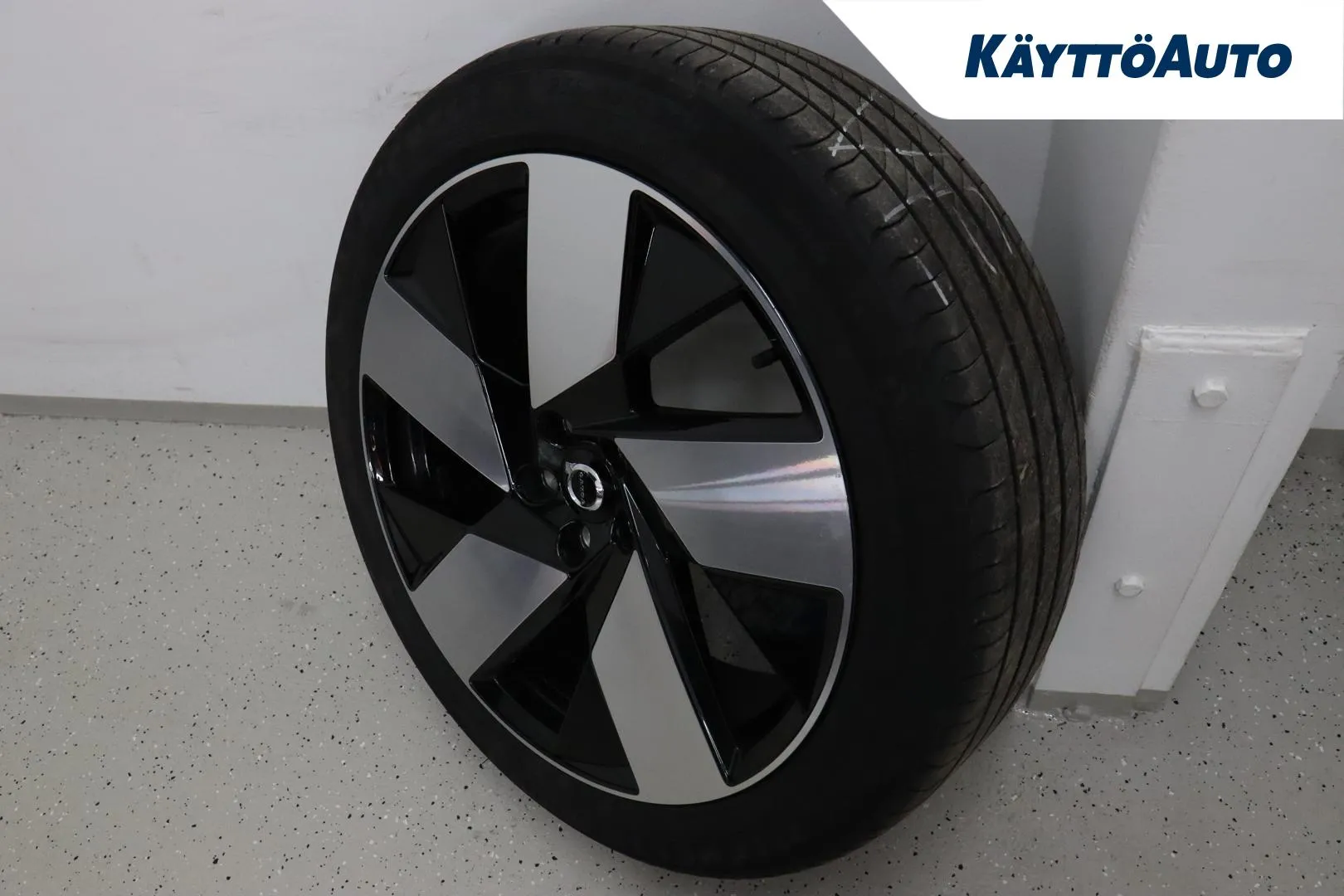 VOLVO XC40 GPC-752 carousel image