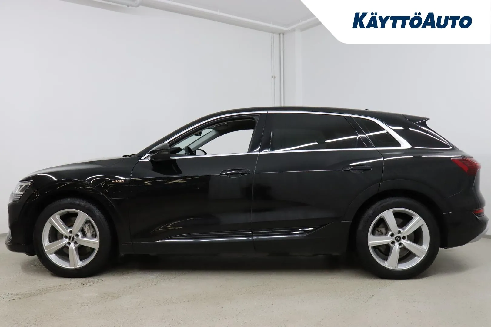 AUDI e-tron KTV-335 carousel image