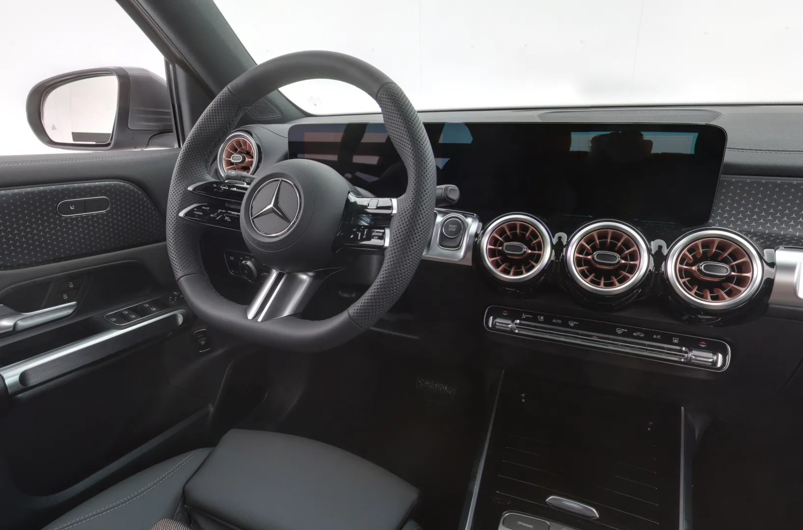 MERCEDES-BENZ EQB ISM-192 carousel image