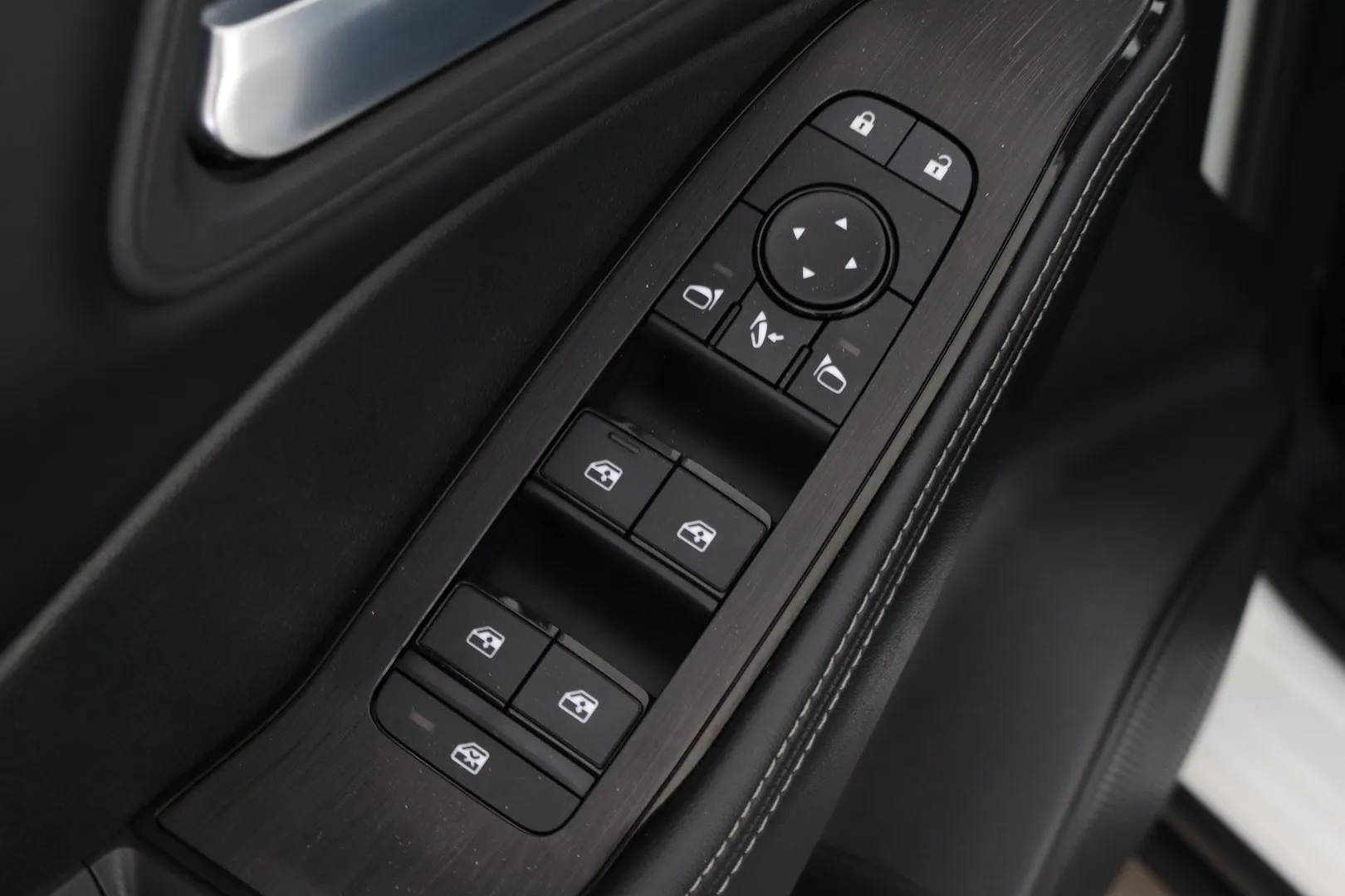 Nissan X-Trail JNV-473 carousel image