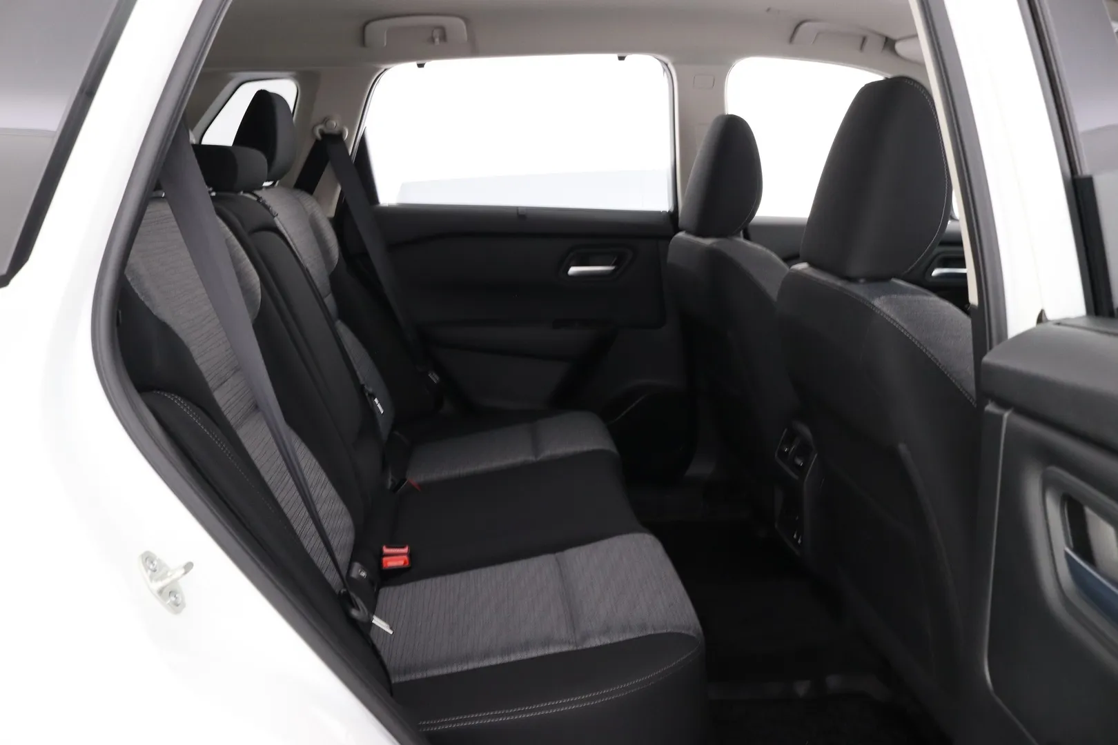 Nissan X-Trail JNV-473 carousel image