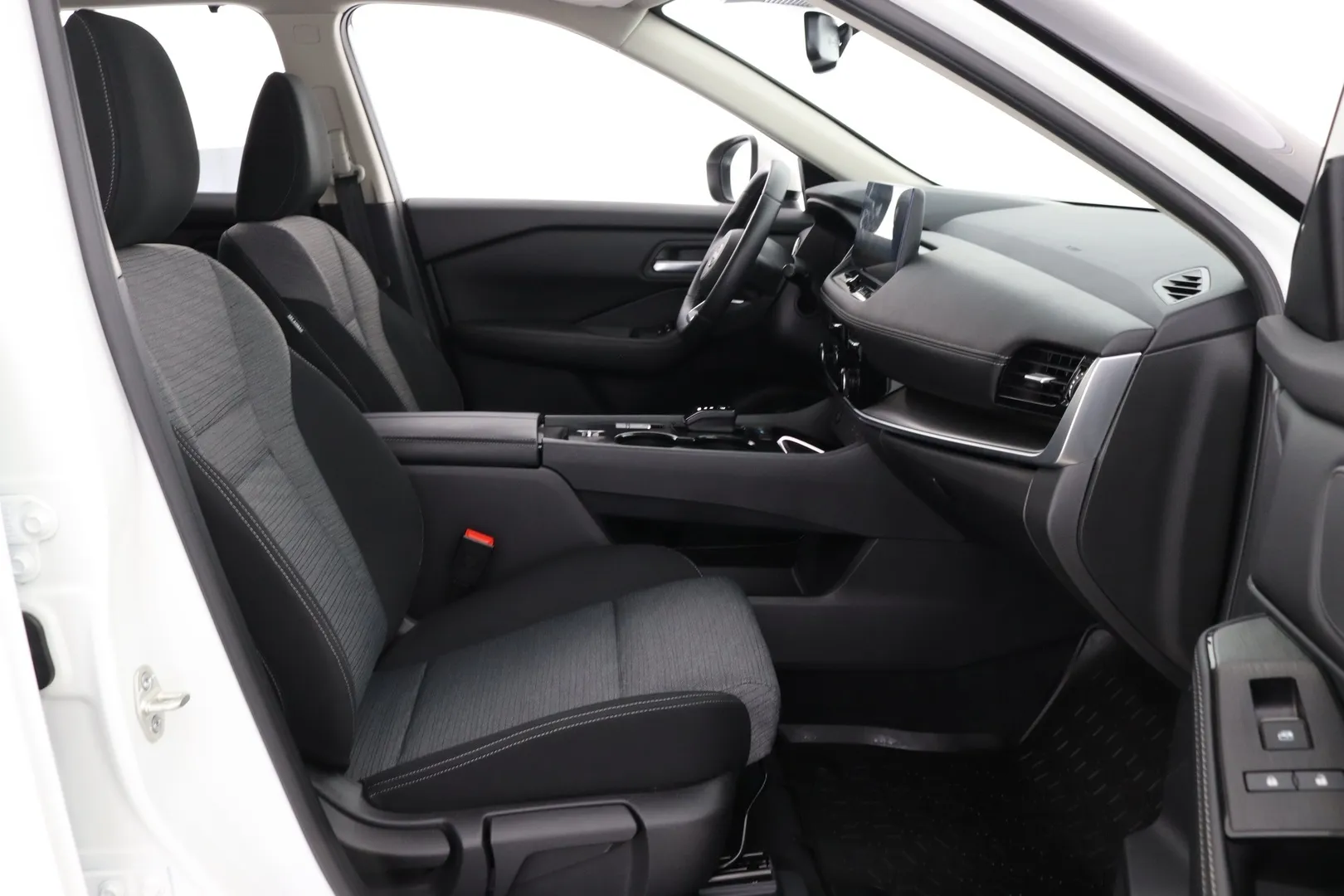 Nissan X-Trail JNV-473 carousel image