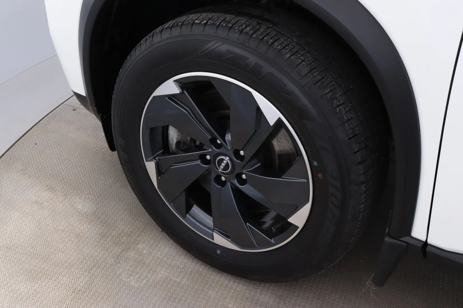 Nissan X-Trail JNV-473 carousel image