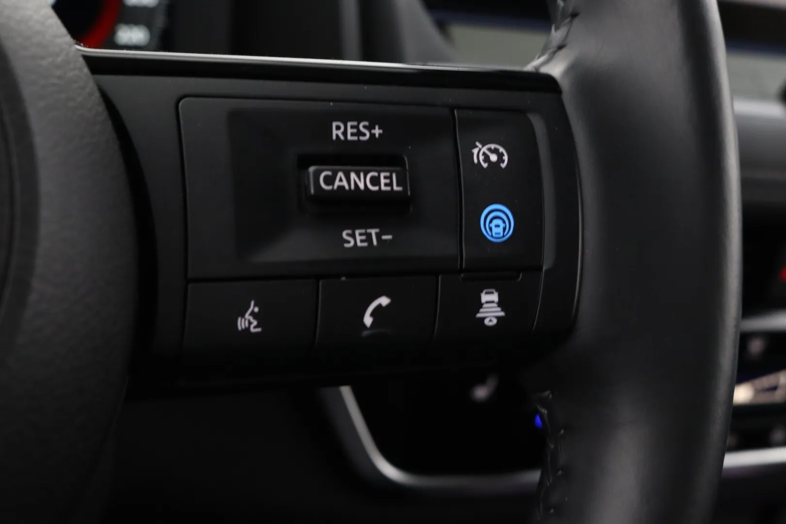 Nissan X-Trail JNV-473 carousel image