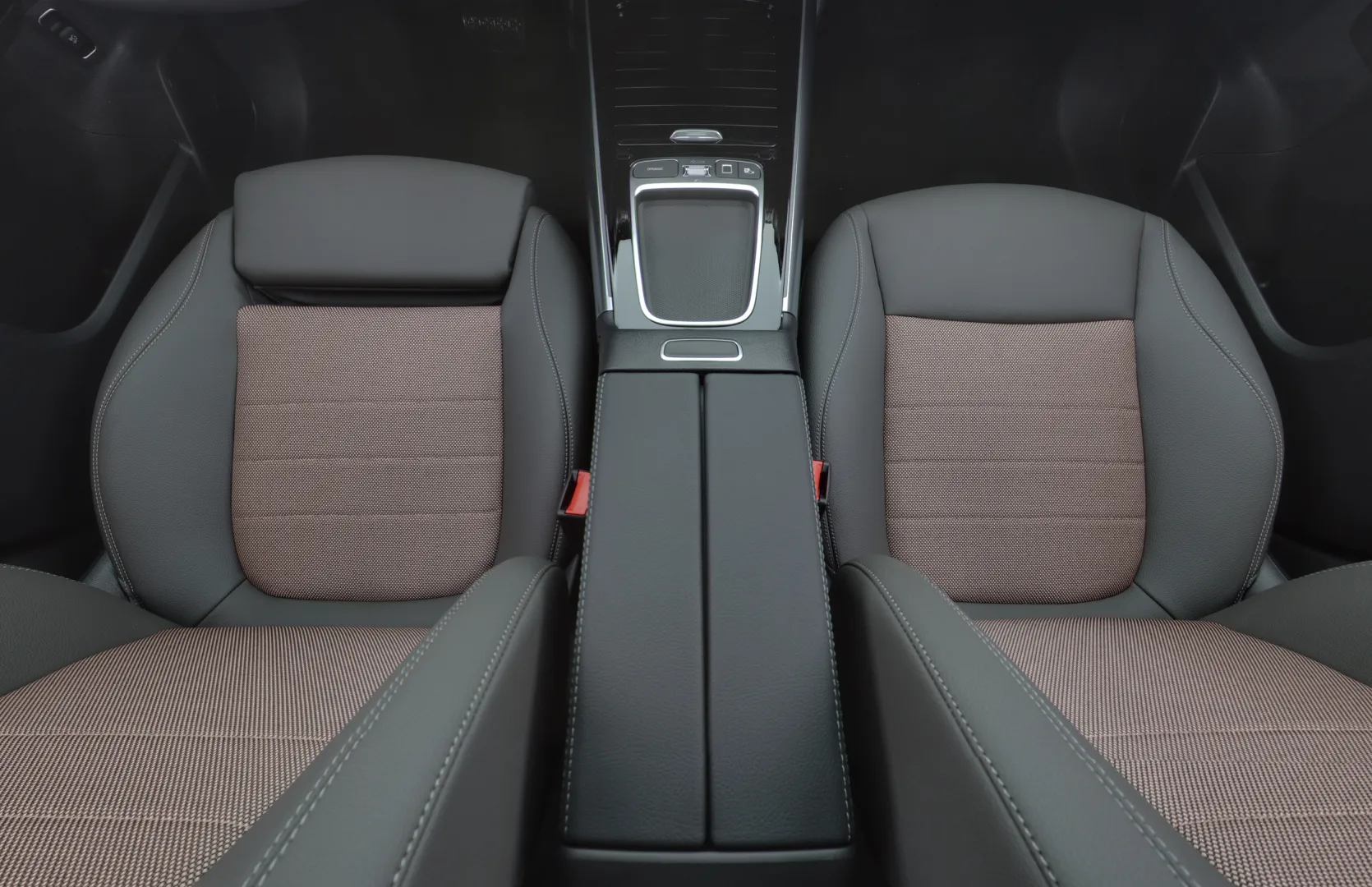 Mercedes-Benz EQA JNT-972 carousel image