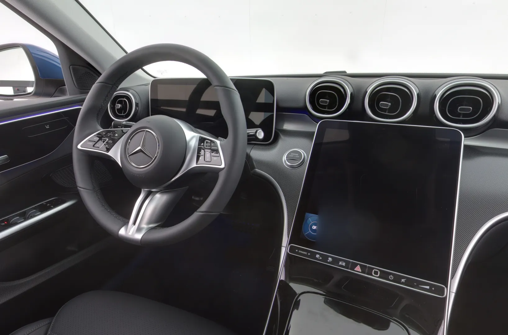 Mercedes-Benz C JNY-673 carousel image