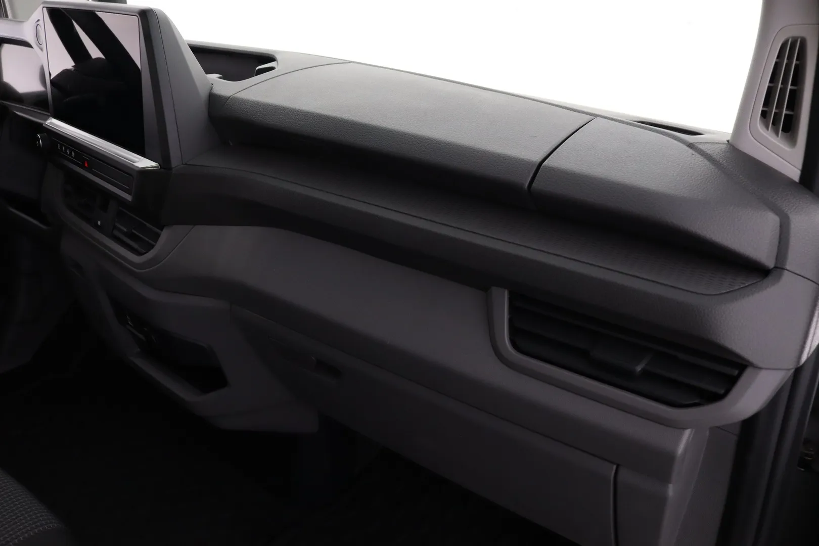 Volkswagen Transporter YMK-925 carousel image