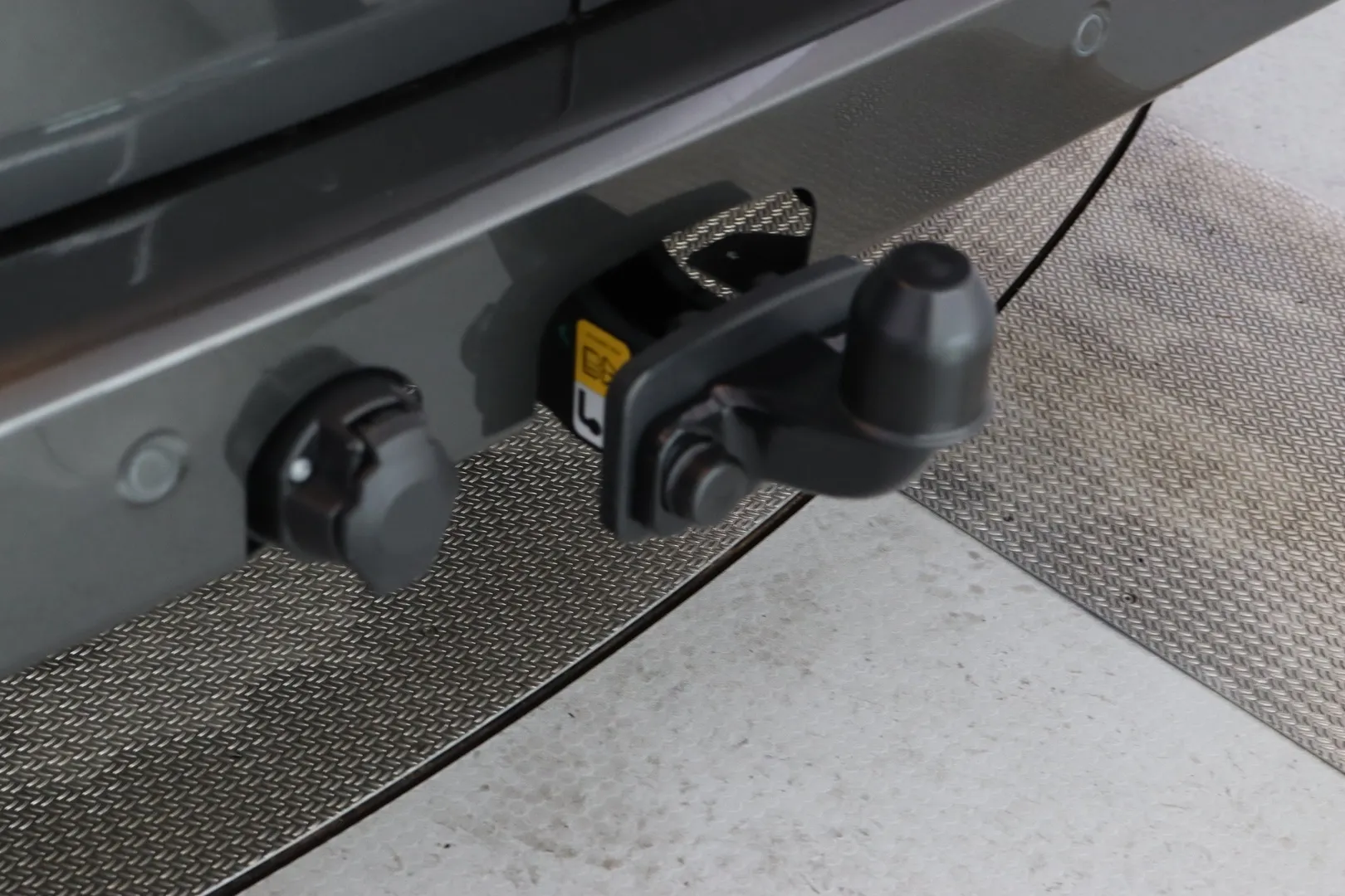 Volkswagen Transporter YMK-925 carousel image