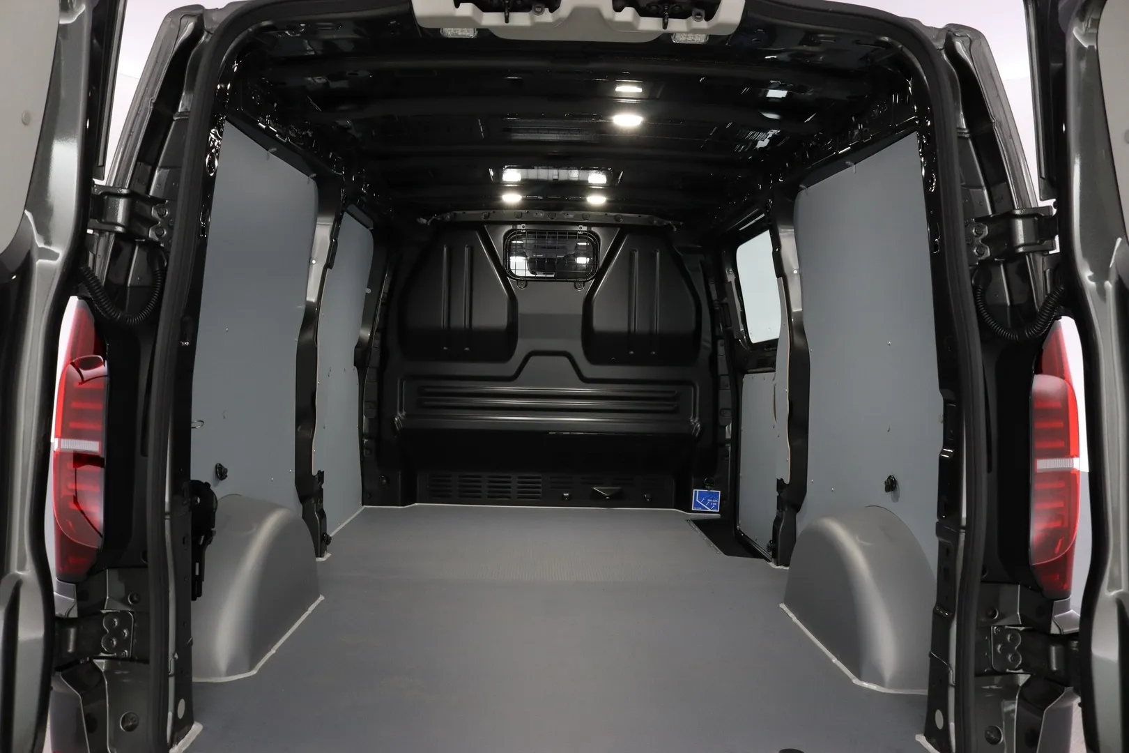 Volkswagen Transporter YMK-925 carousel image