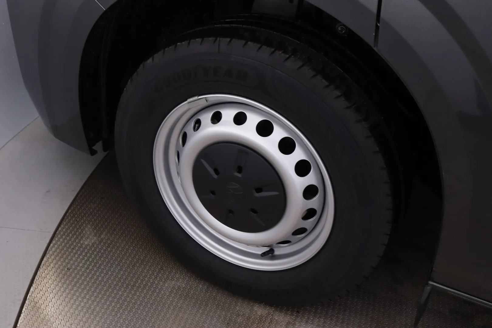 Volkswagen Transporter YMK-925 carousel image