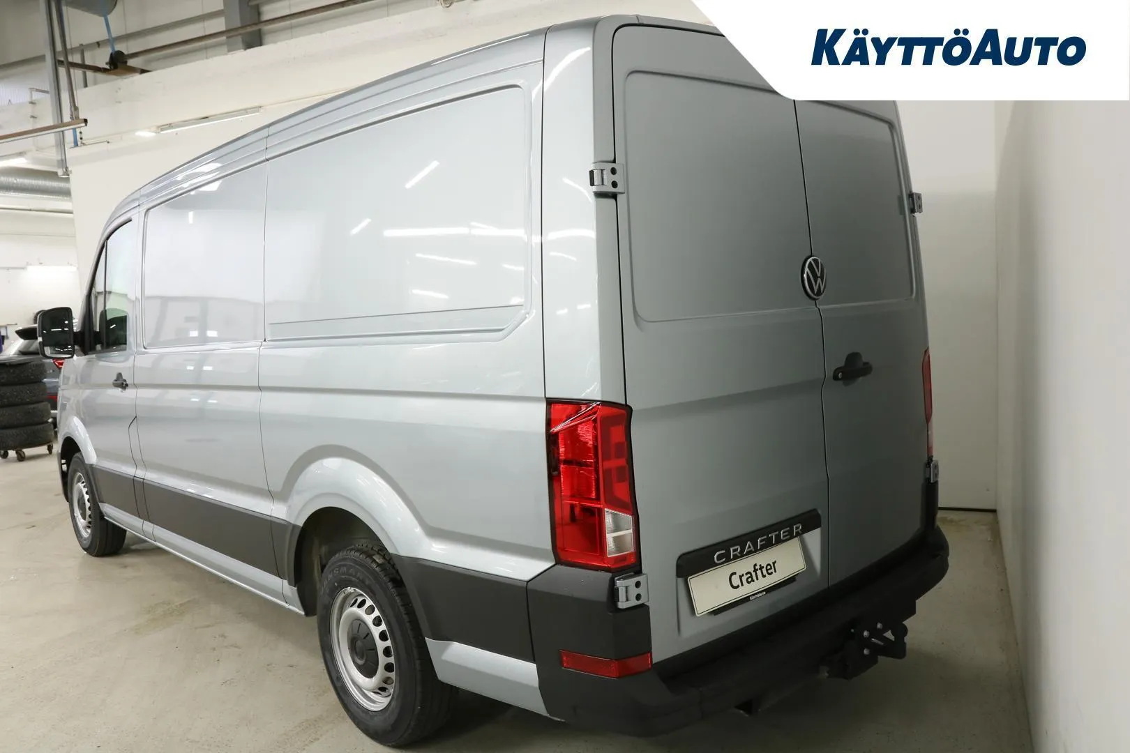 Volkswagen Crafter YMH-962 carousel image