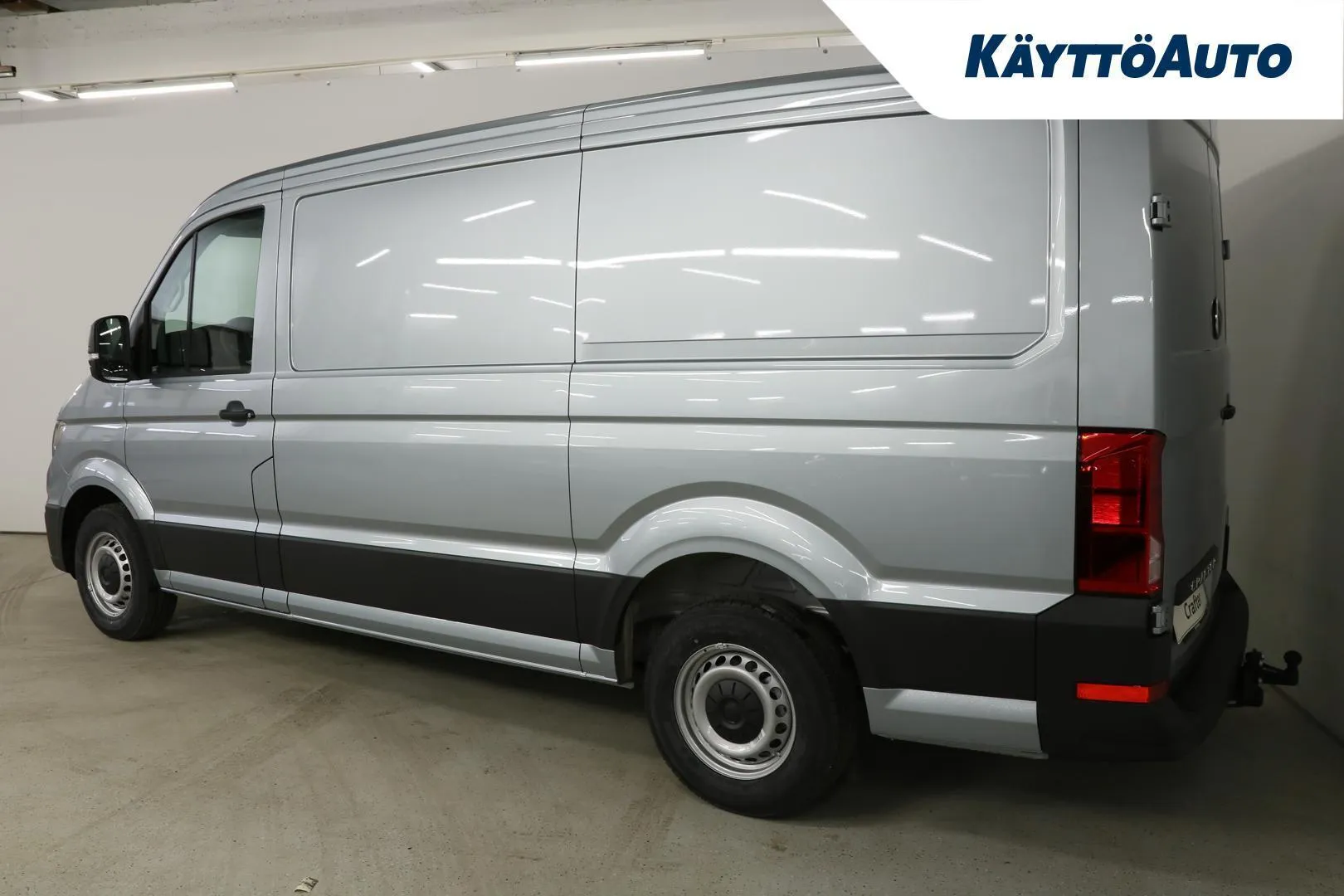 Volkswagen Crafter YMH-962 carousel image