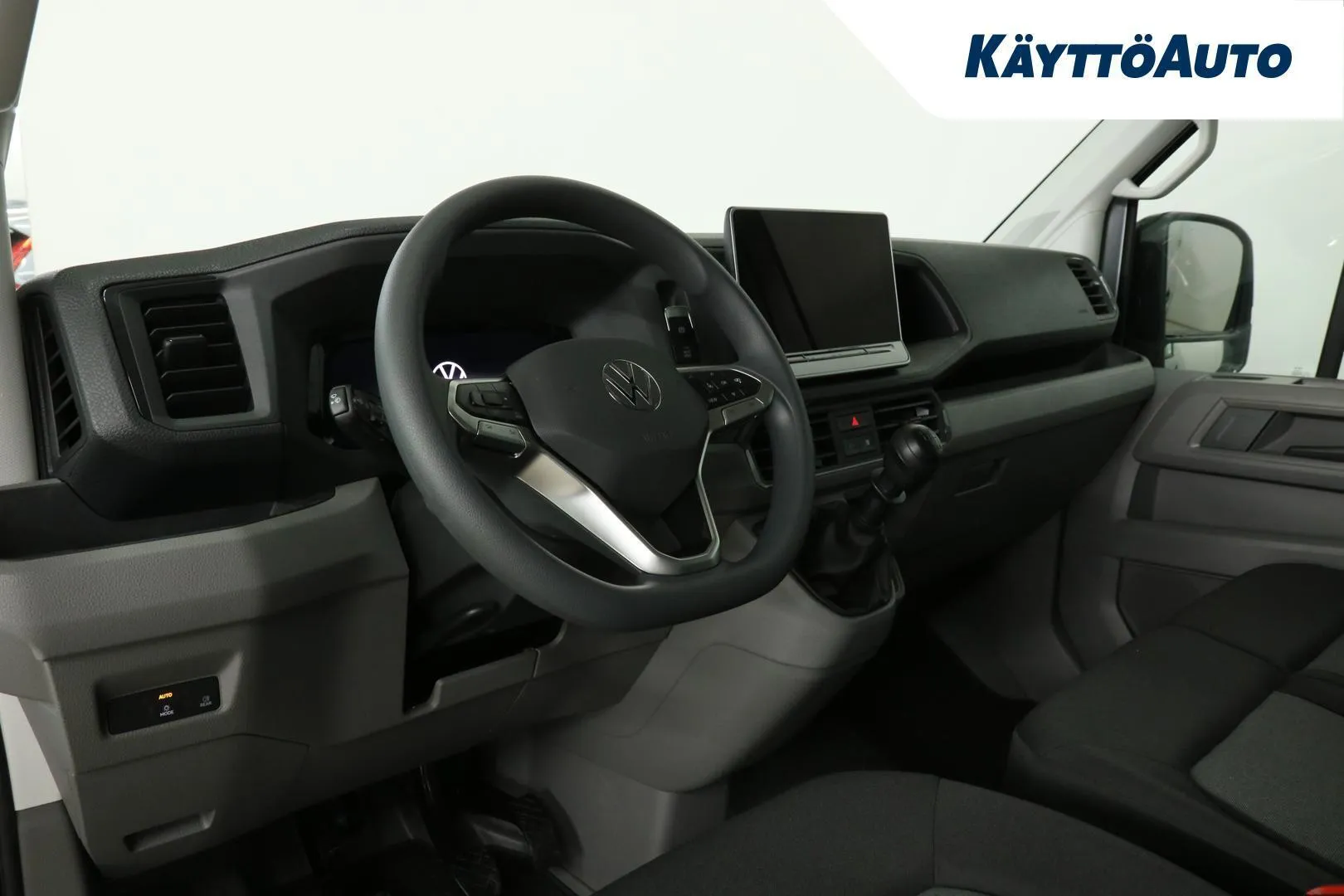 Volkswagen Crafter YMH-962 carousel image