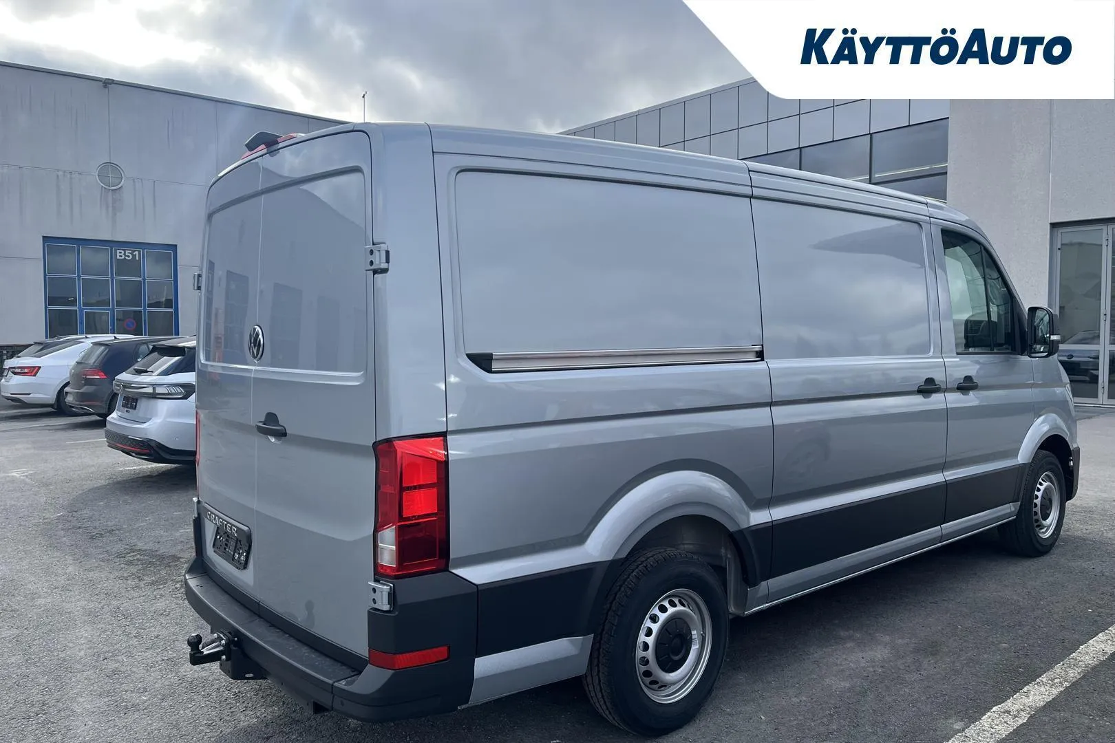 Volkswagen Crafter YMH-962 carousel image