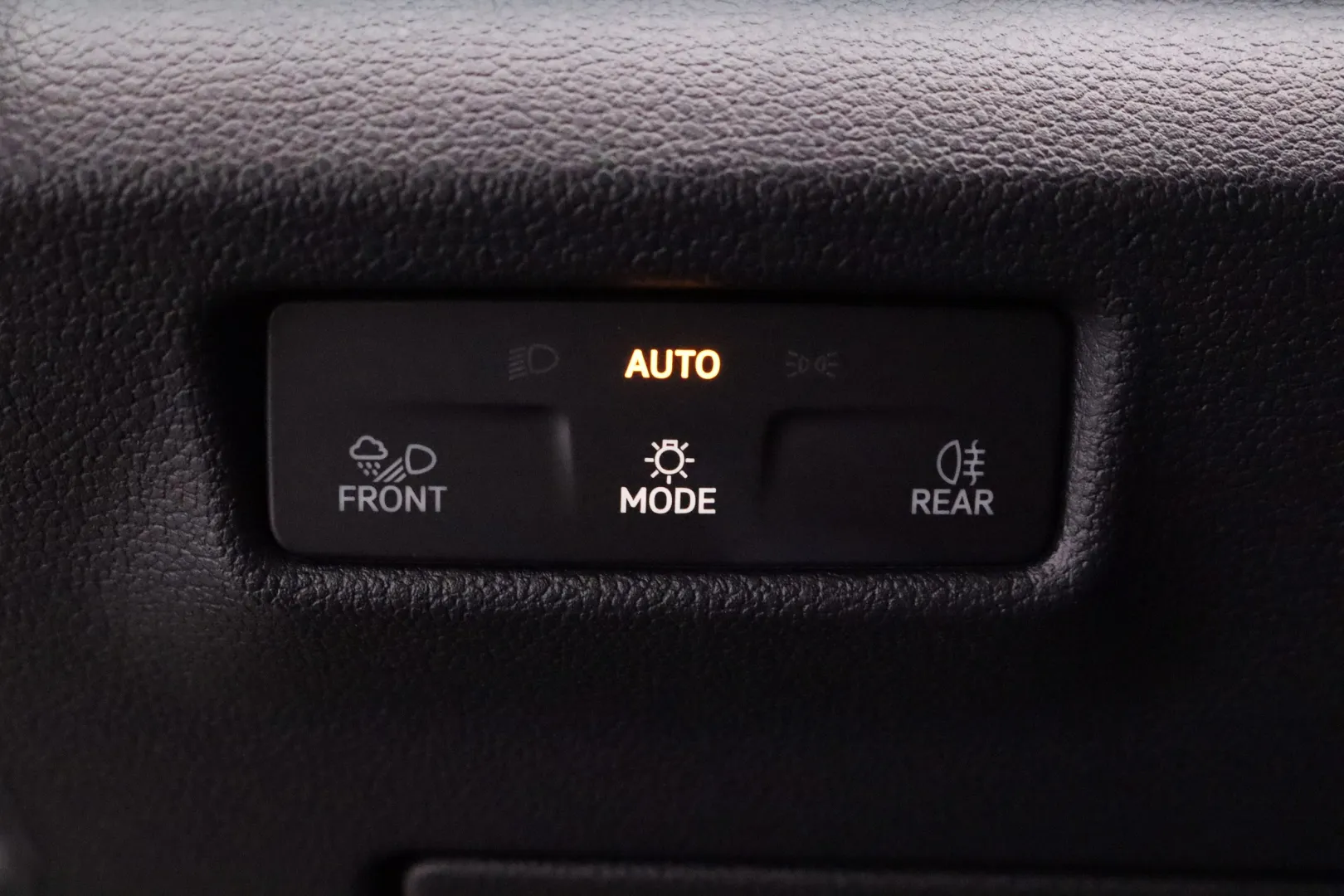 VOLKSWAGEN Tiguan RXO-178 carousel image