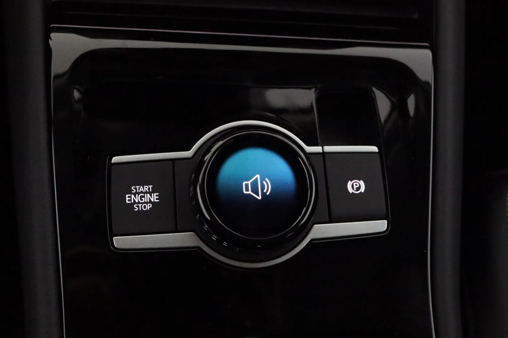 VOLKSWAGEN Tiguan RXO-178 carousel image