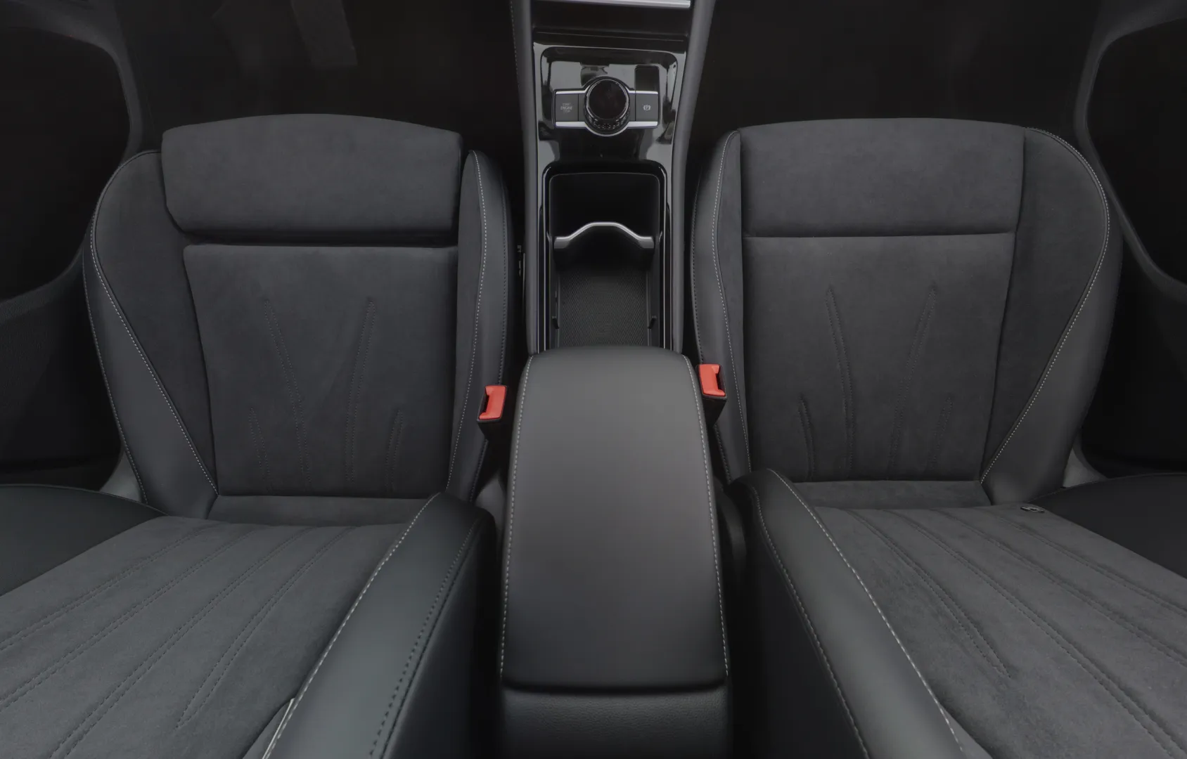 VOLKSWAGEN Tiguan RXO-178 carousel image