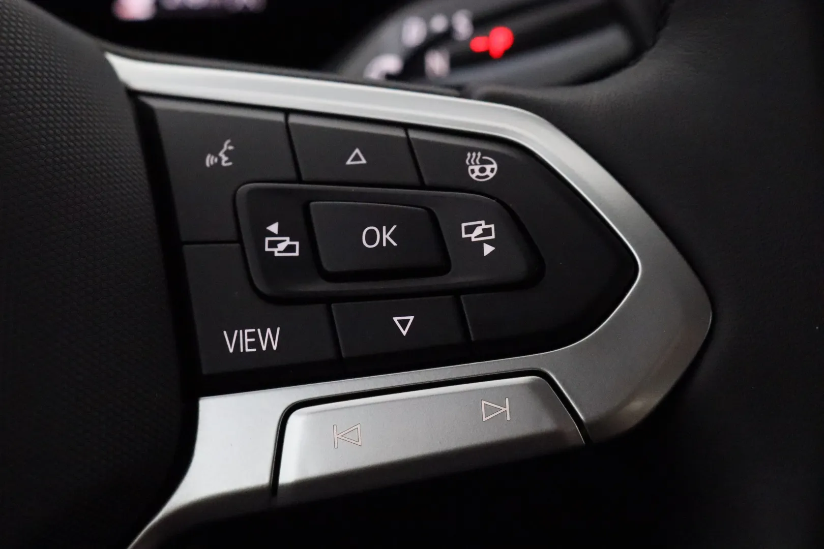 VOLKSWAGEN Tiguan RXO-178 carousel image