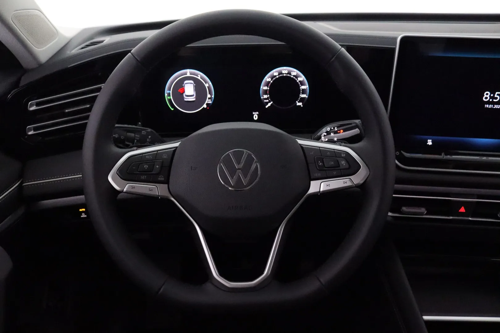 VOLKSWAGEN Tiguan RXO-178 carousel image