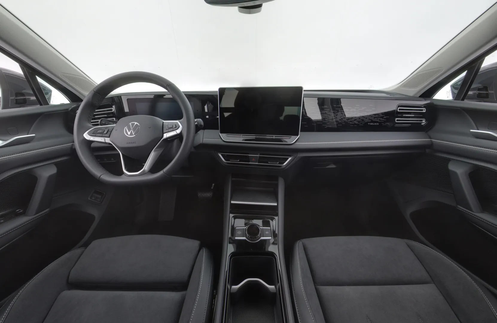 VOLKSWAGEN Tiguan RXO-178 carousel image