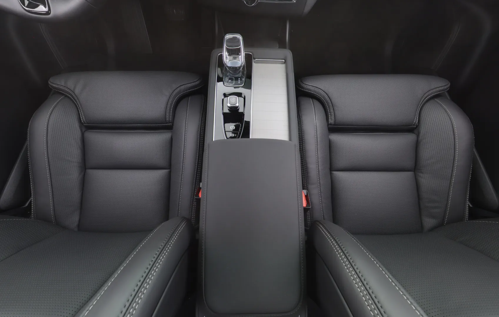 Volvo XC90 XTT-203 carousel image