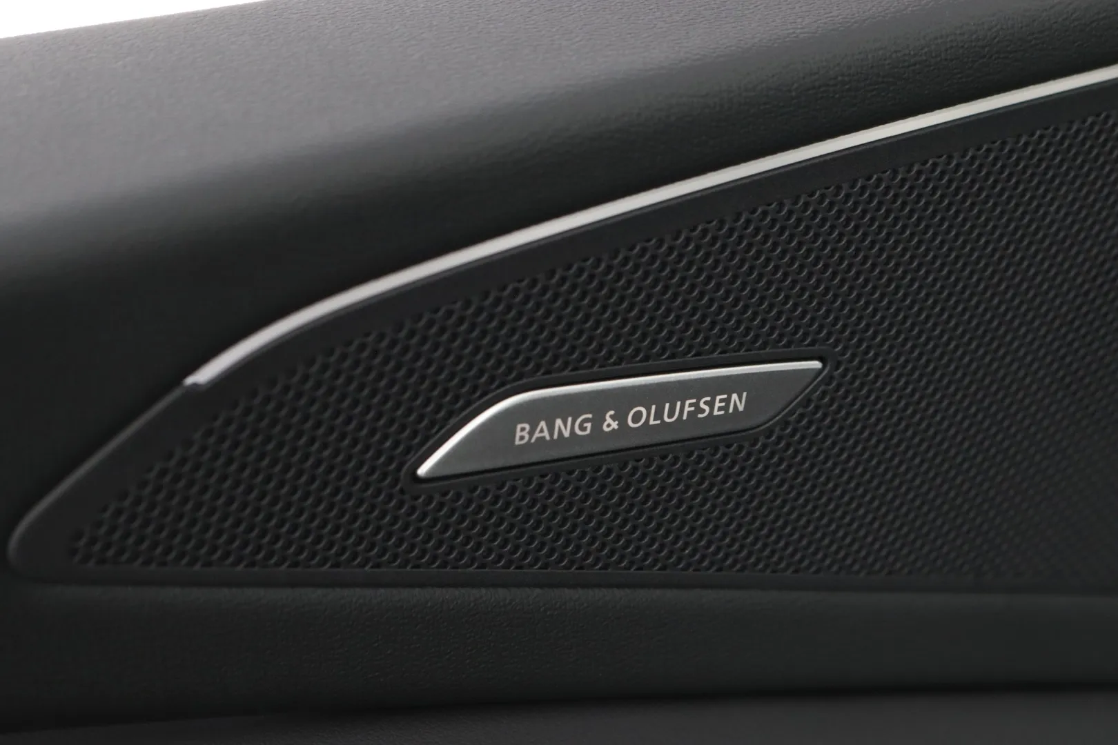 Audi Q6 e-tron YMC-899 carousel image