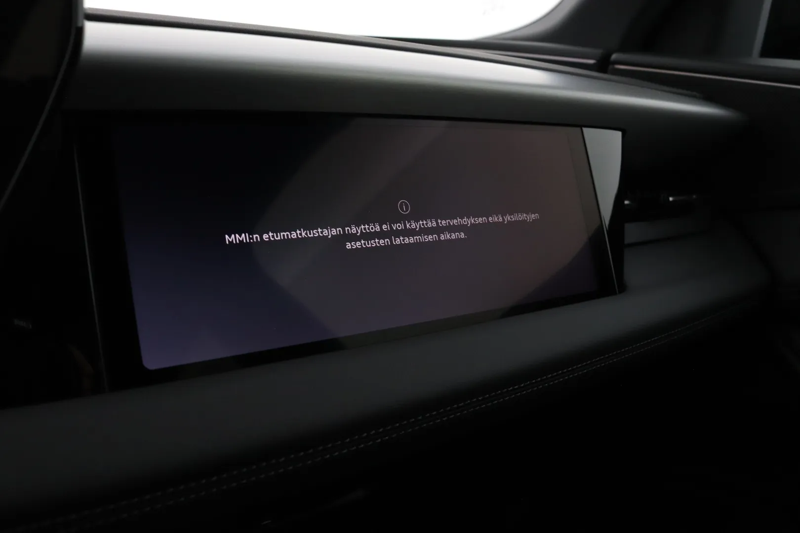 Audi Q6 e-tron YMC-899 carousel image