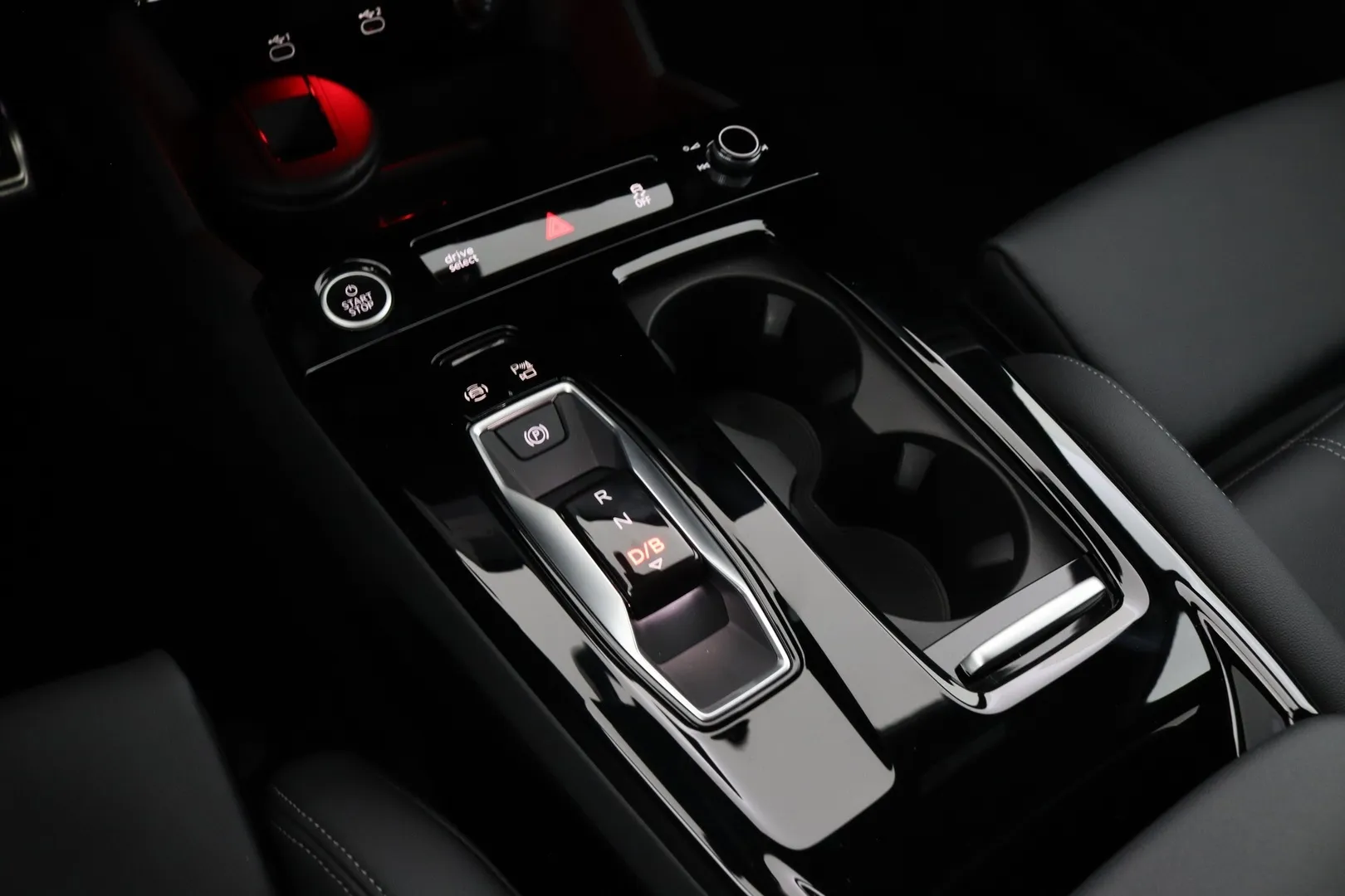 Audi Q6 e-tron YMC-899 carousel image