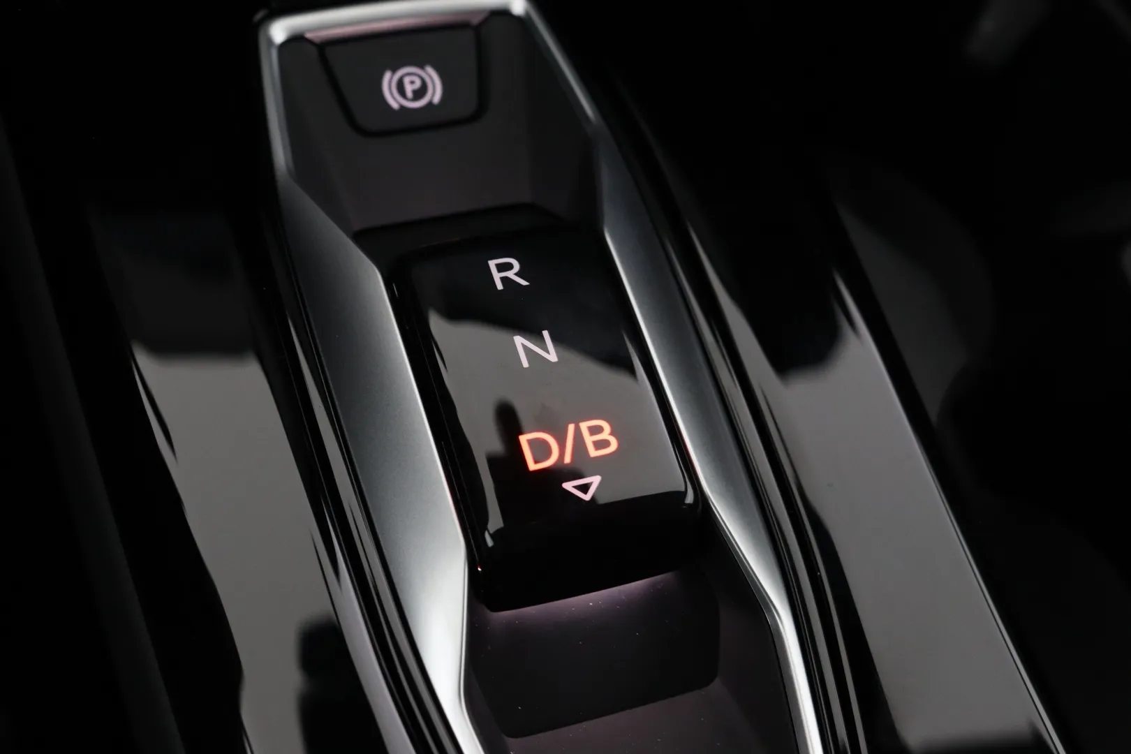 Audi Q6 e-tron YMC-899 carousel image