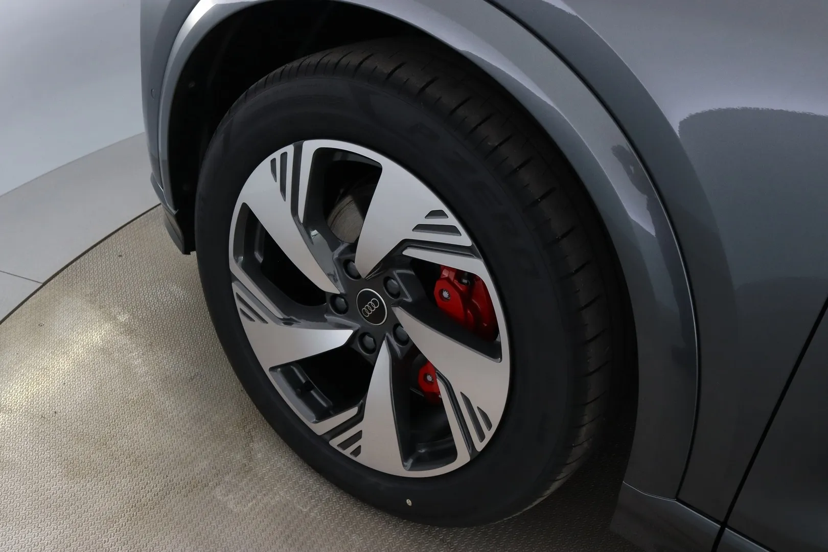 Audi Q6 e-tron YMC-899 carousel image