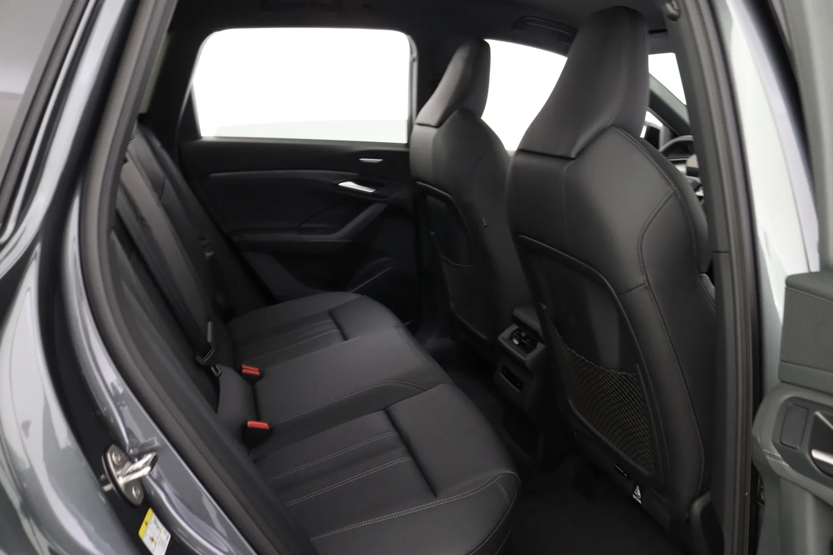 Audi Q6 e-tron YMC-899 carousel image