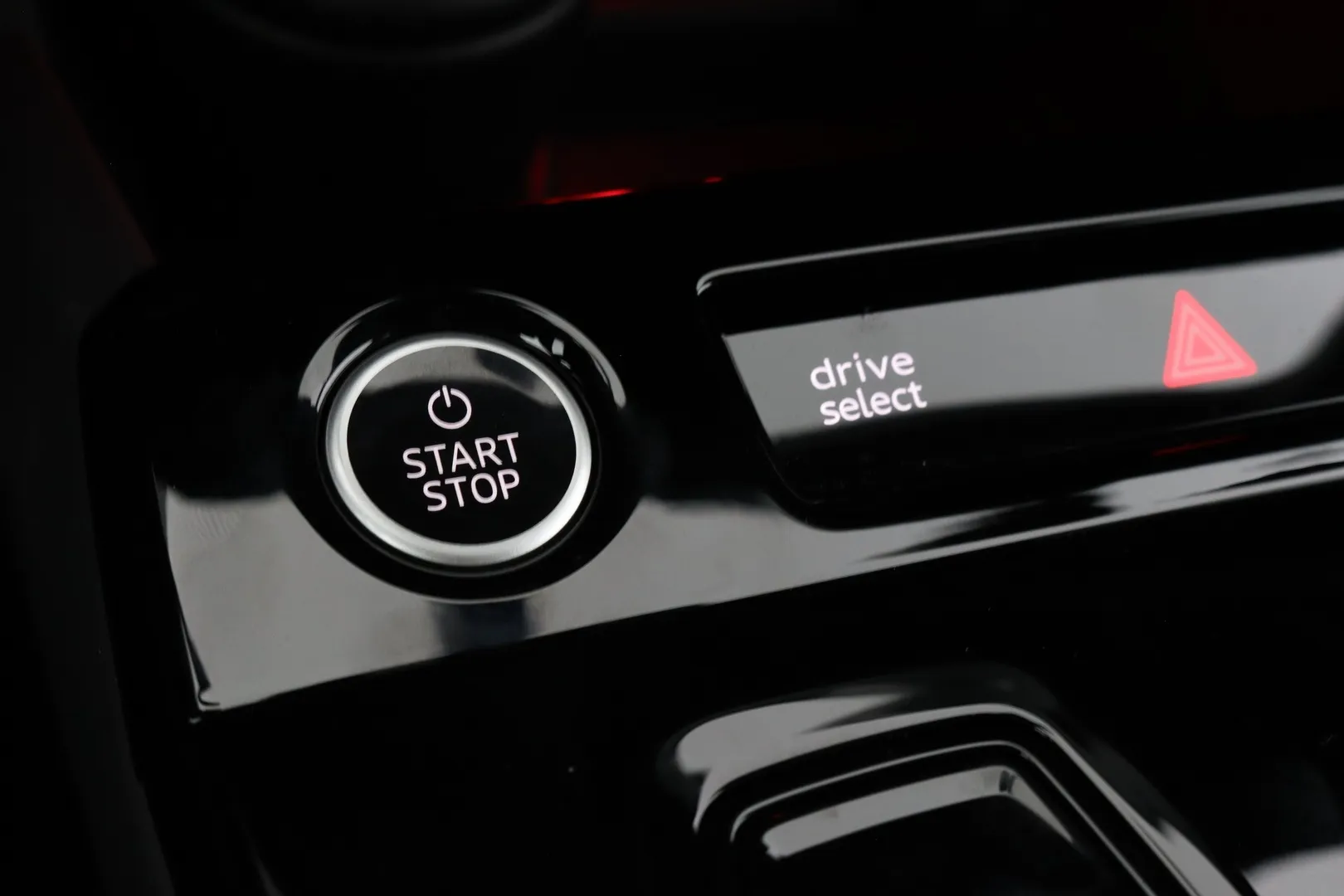 Audi Q6 e-tron YMC-899 carousel image