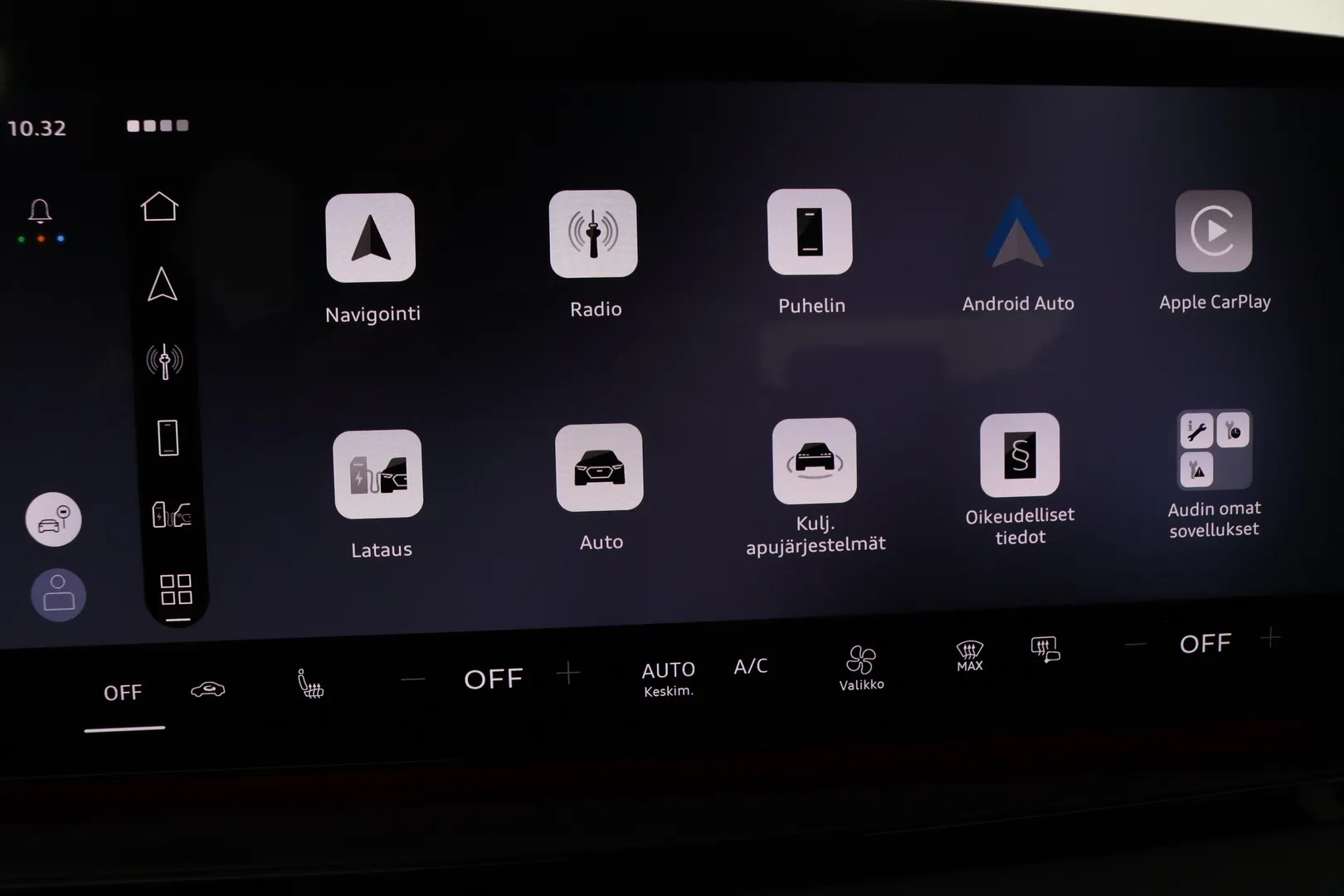 Audi Q6 e-tron YMC-899 carousel image