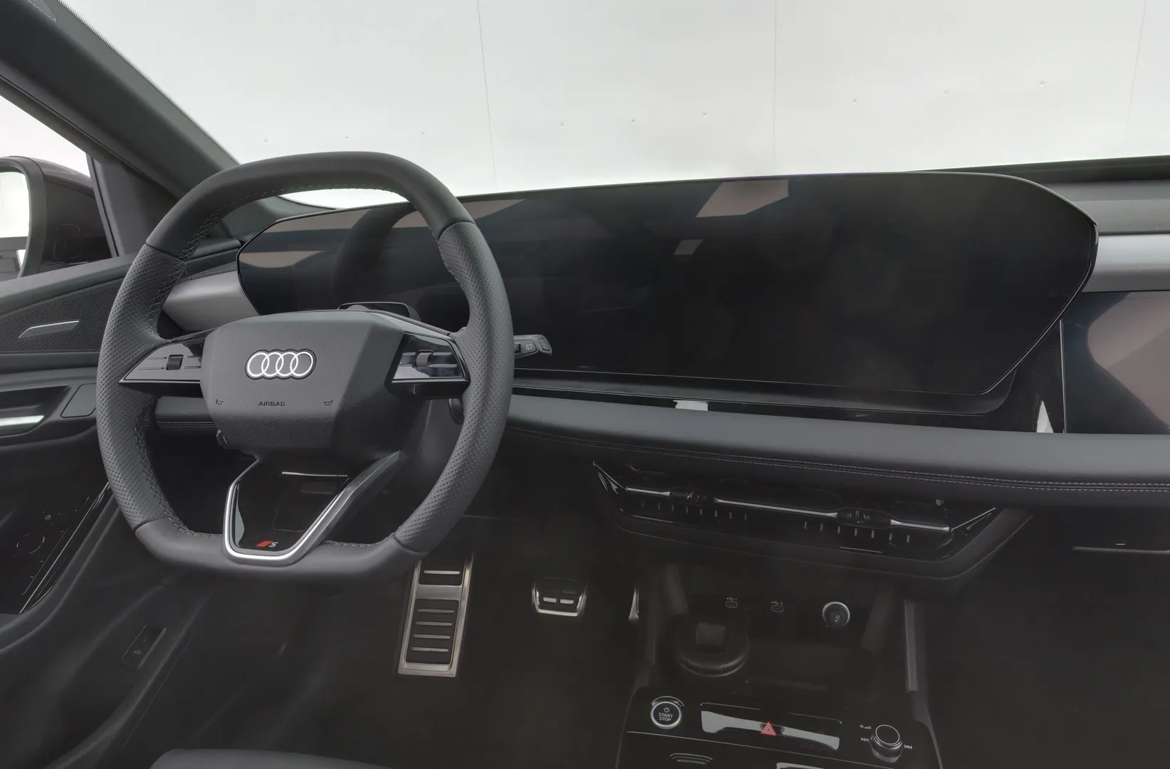 Audi Q6 e-tron YMC-899 carousel image