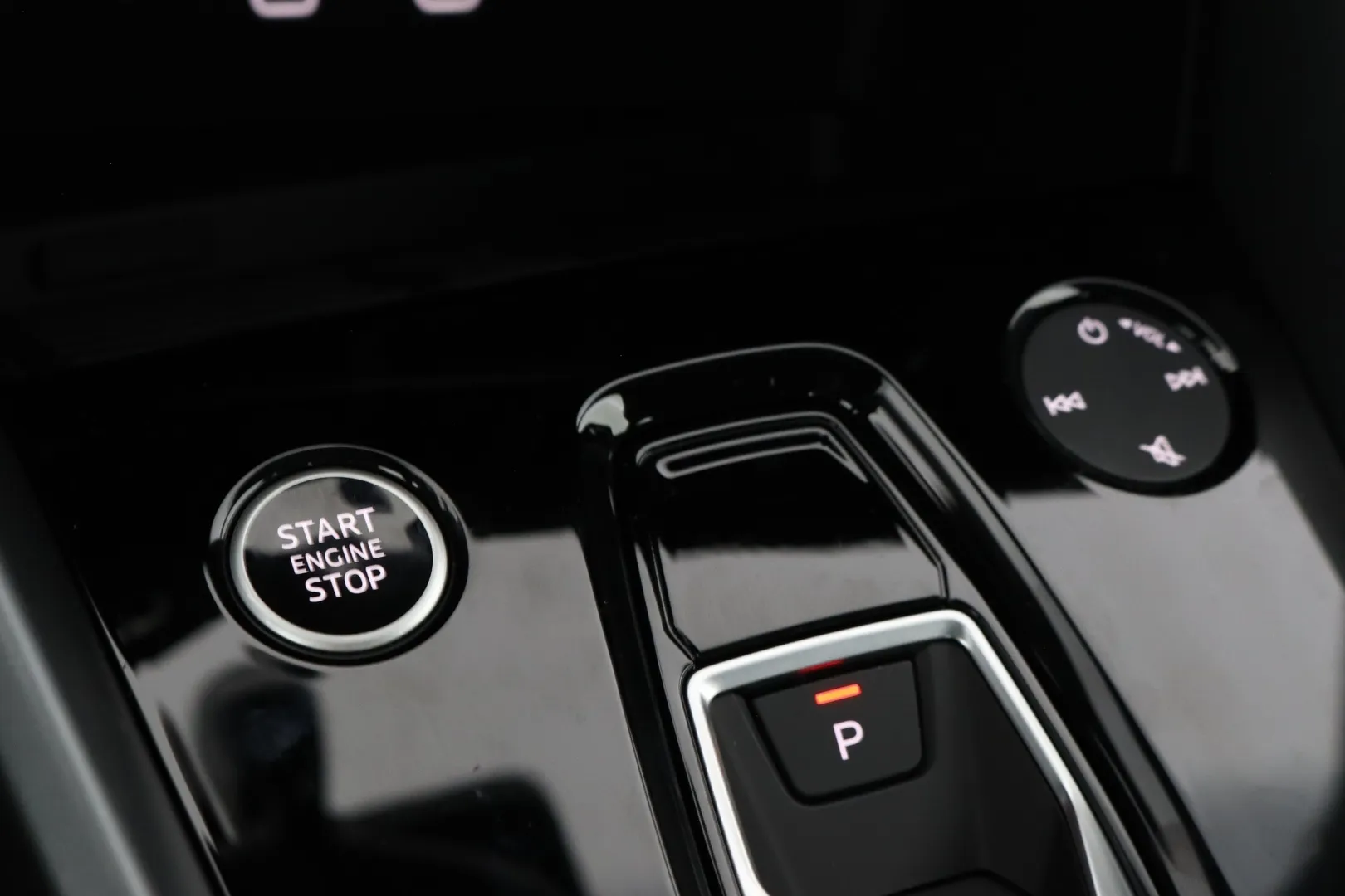 Audi A3 ZRK-498 carousel image