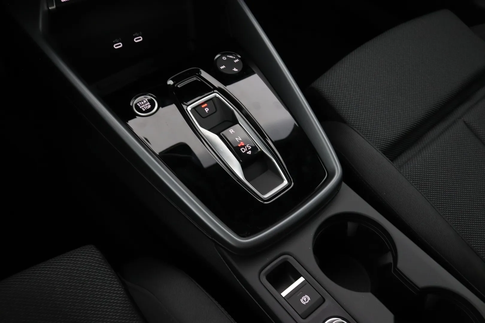 Audi A3 ZRK-498 carousel image
