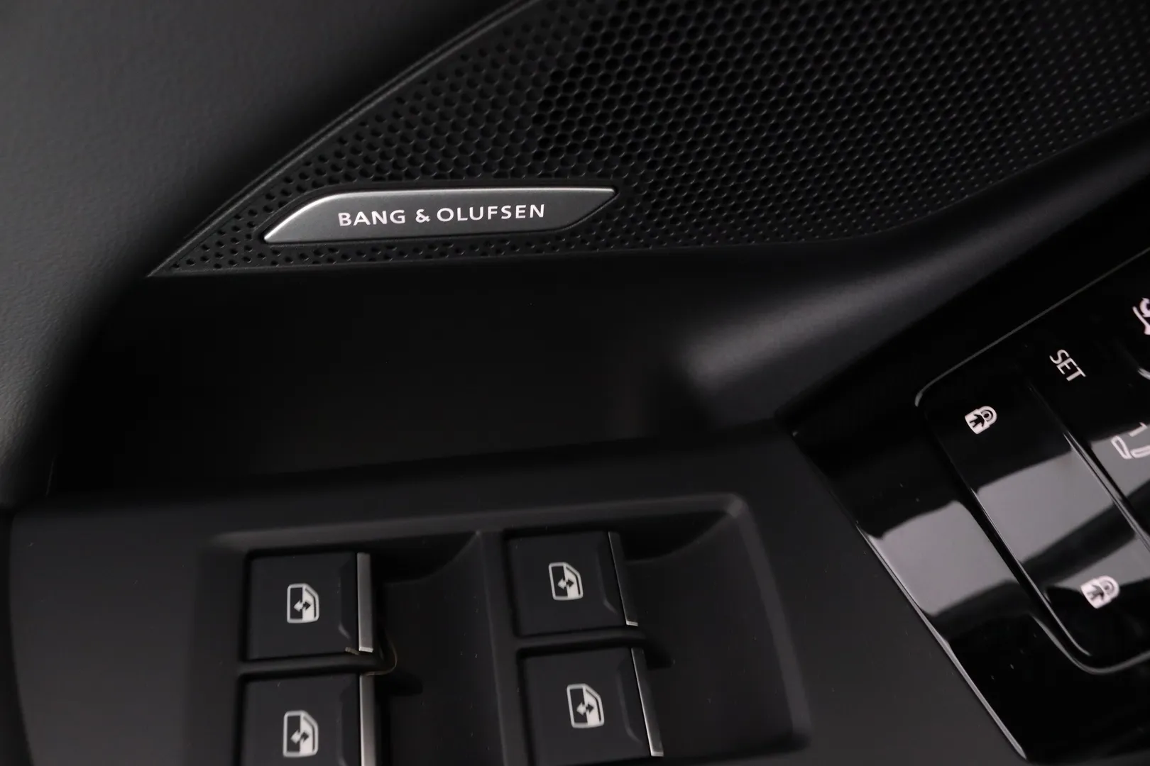 Audi A6 e-tron ZRL-109 carousel image