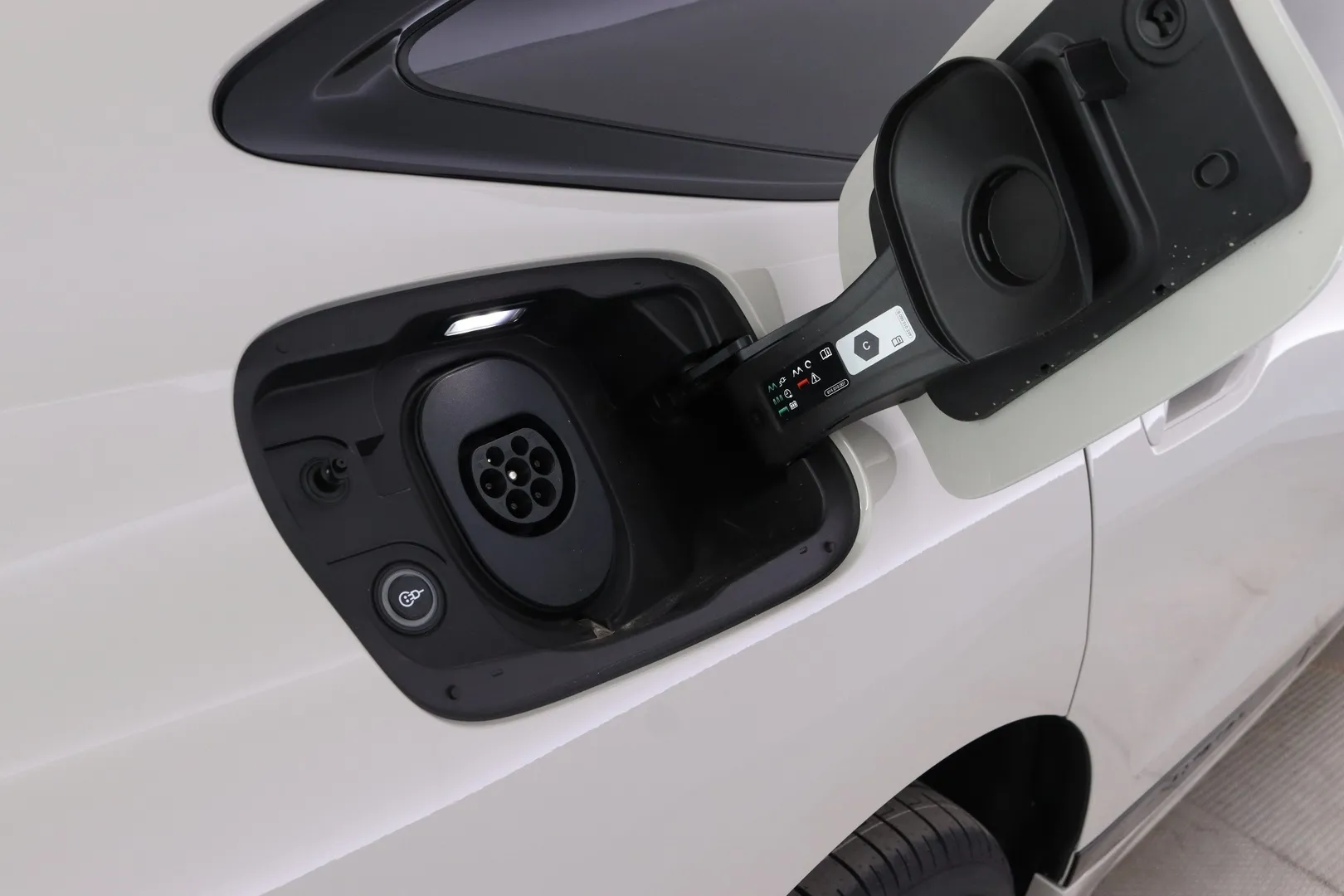 Audi A6 e-tron ZRL-109 carousel image