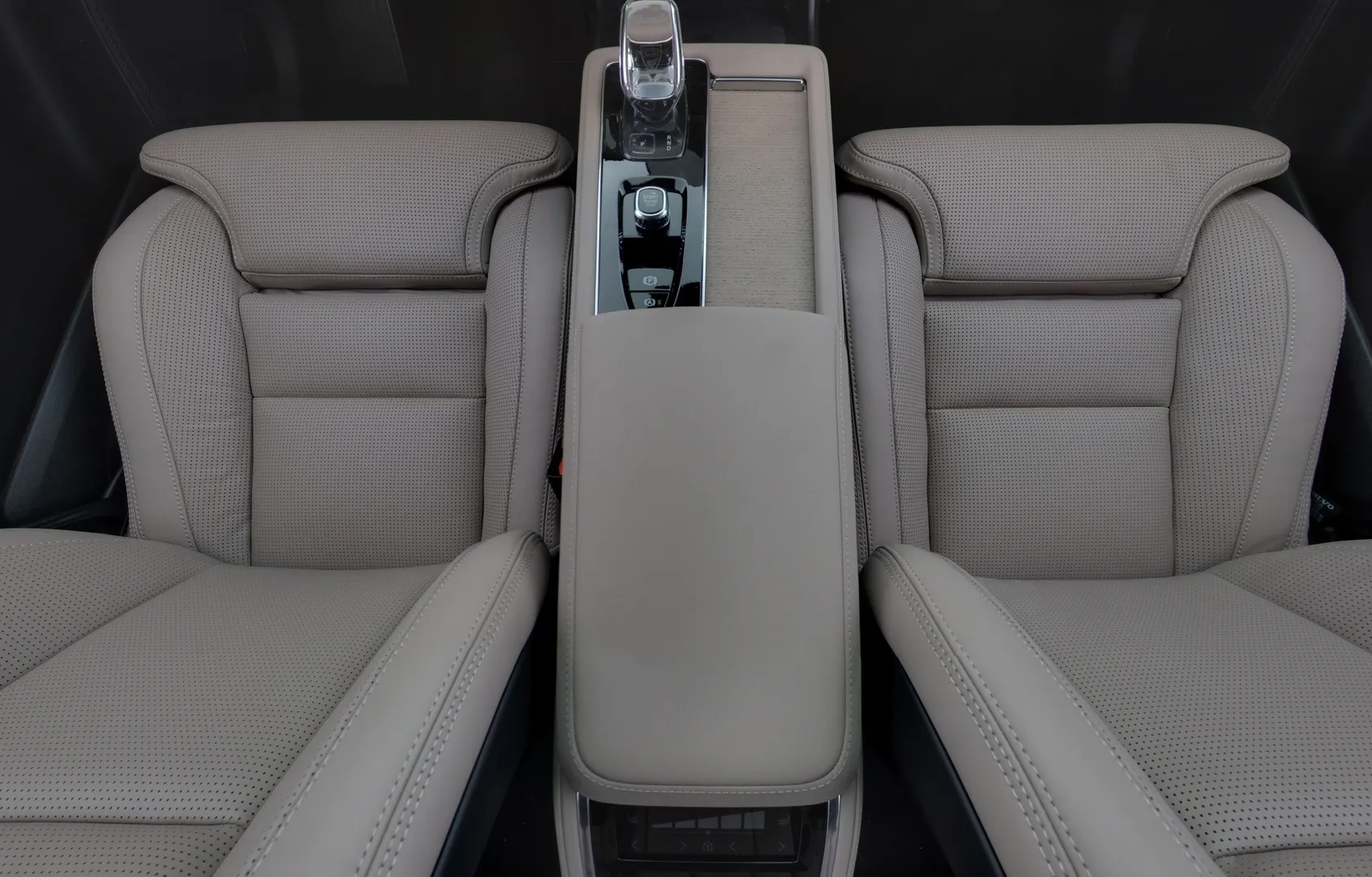 VOLVO XC90 NOK-806 carousel image